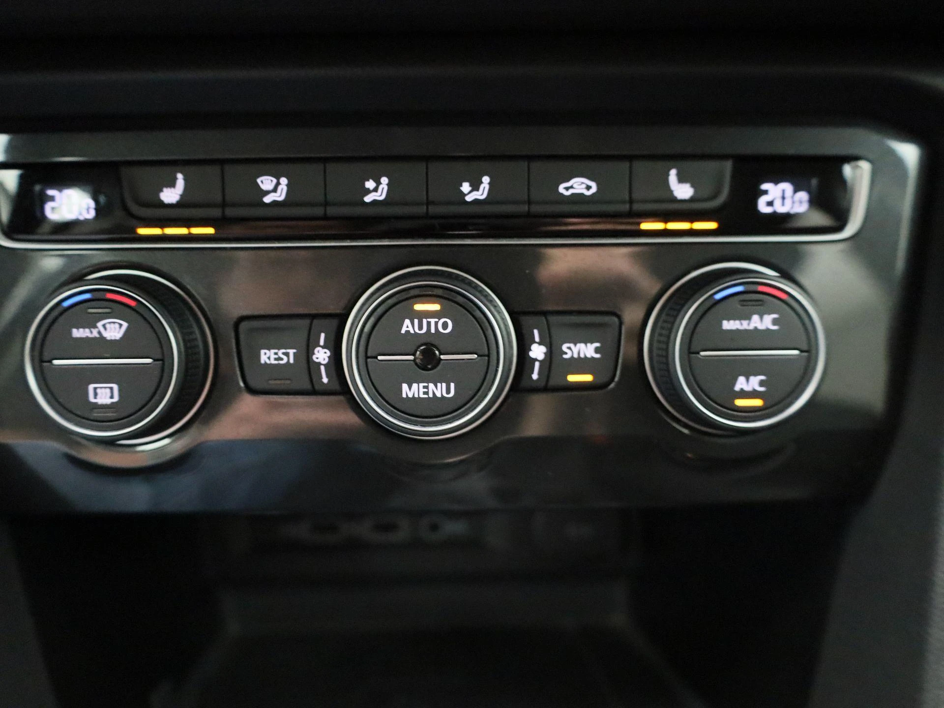 Volkswagen-Tiguan Allspace-image-23