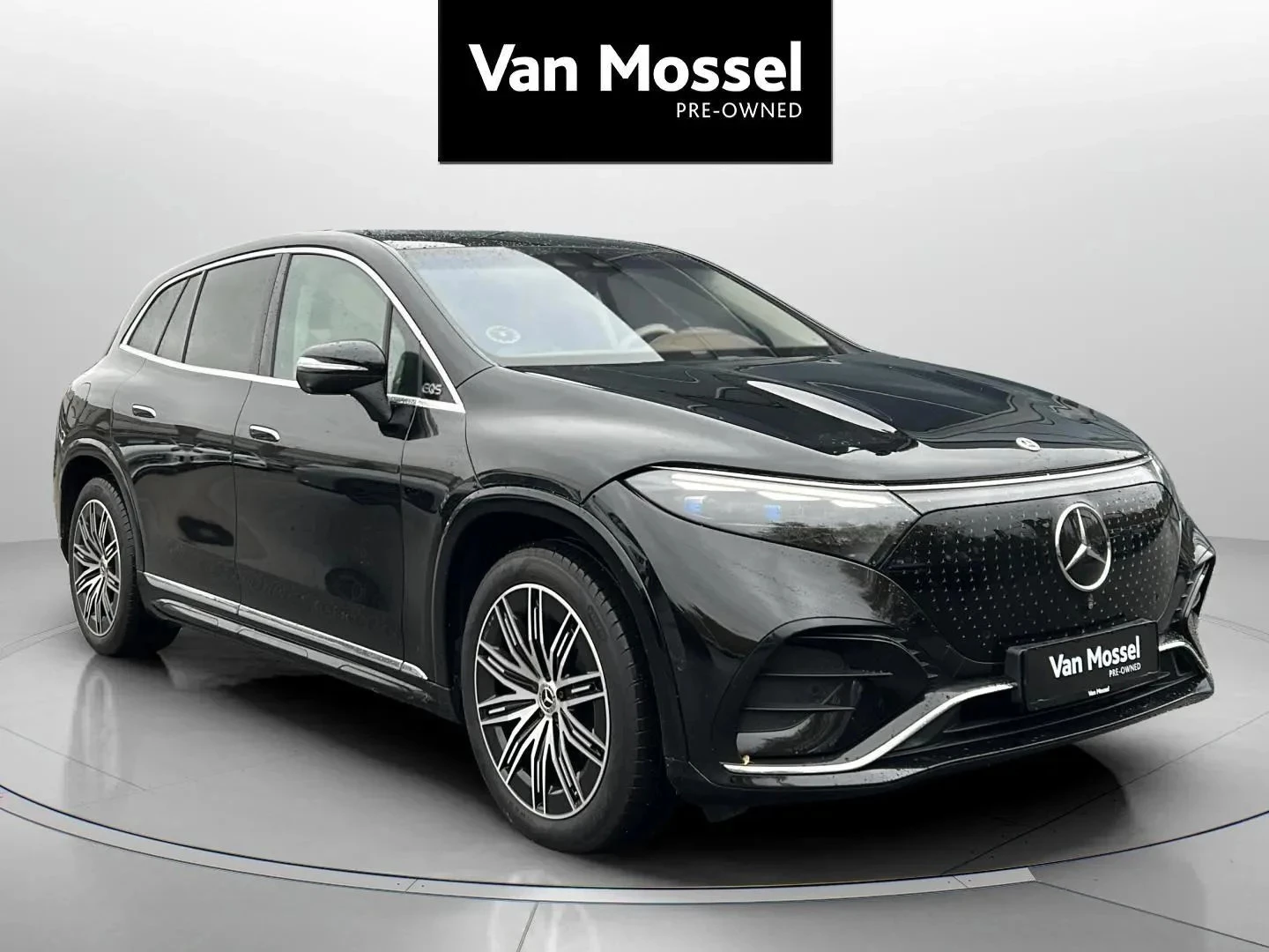 Mercedes-Benz-EQS-image-2