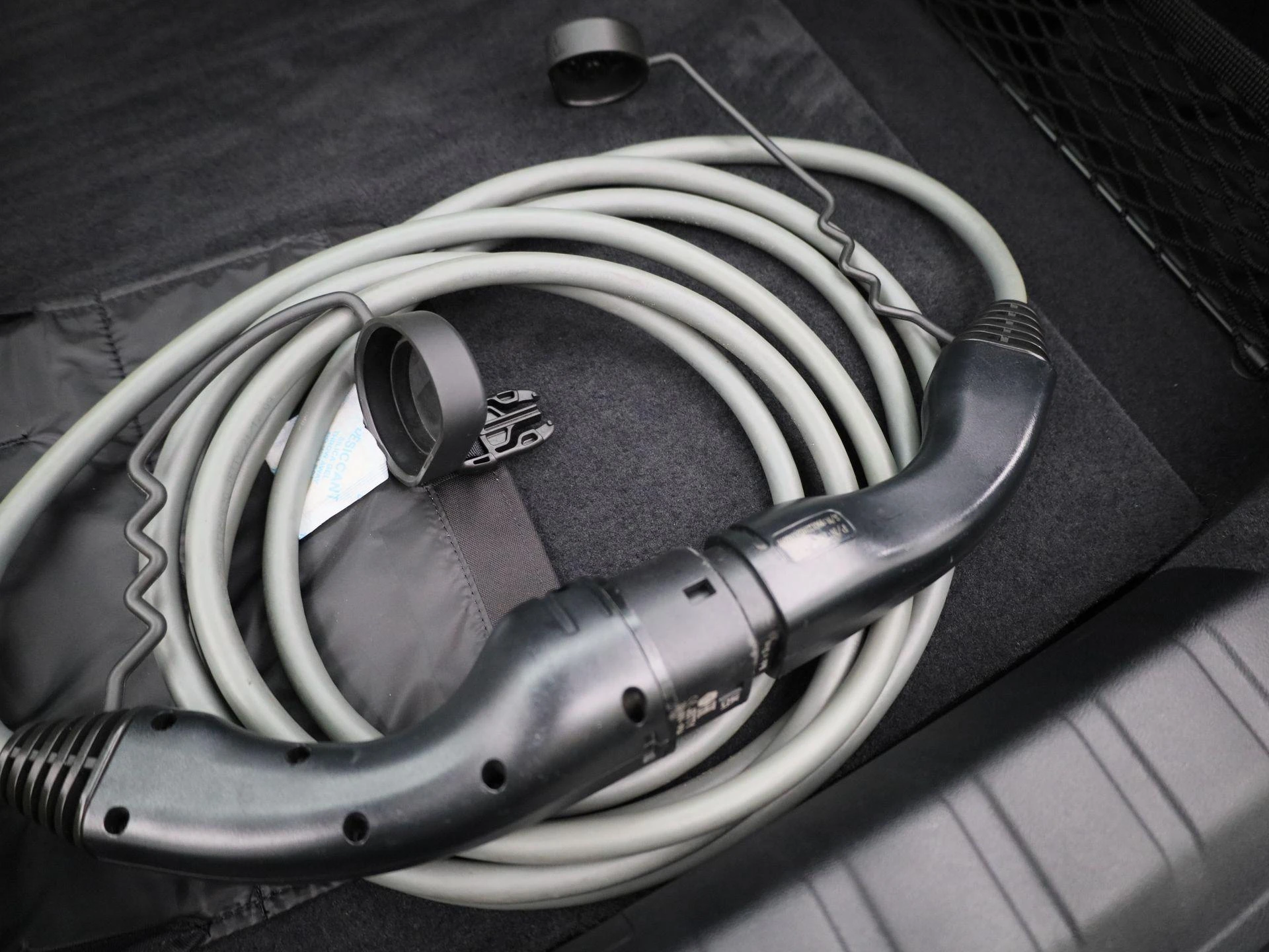 BMW-i4-image-12