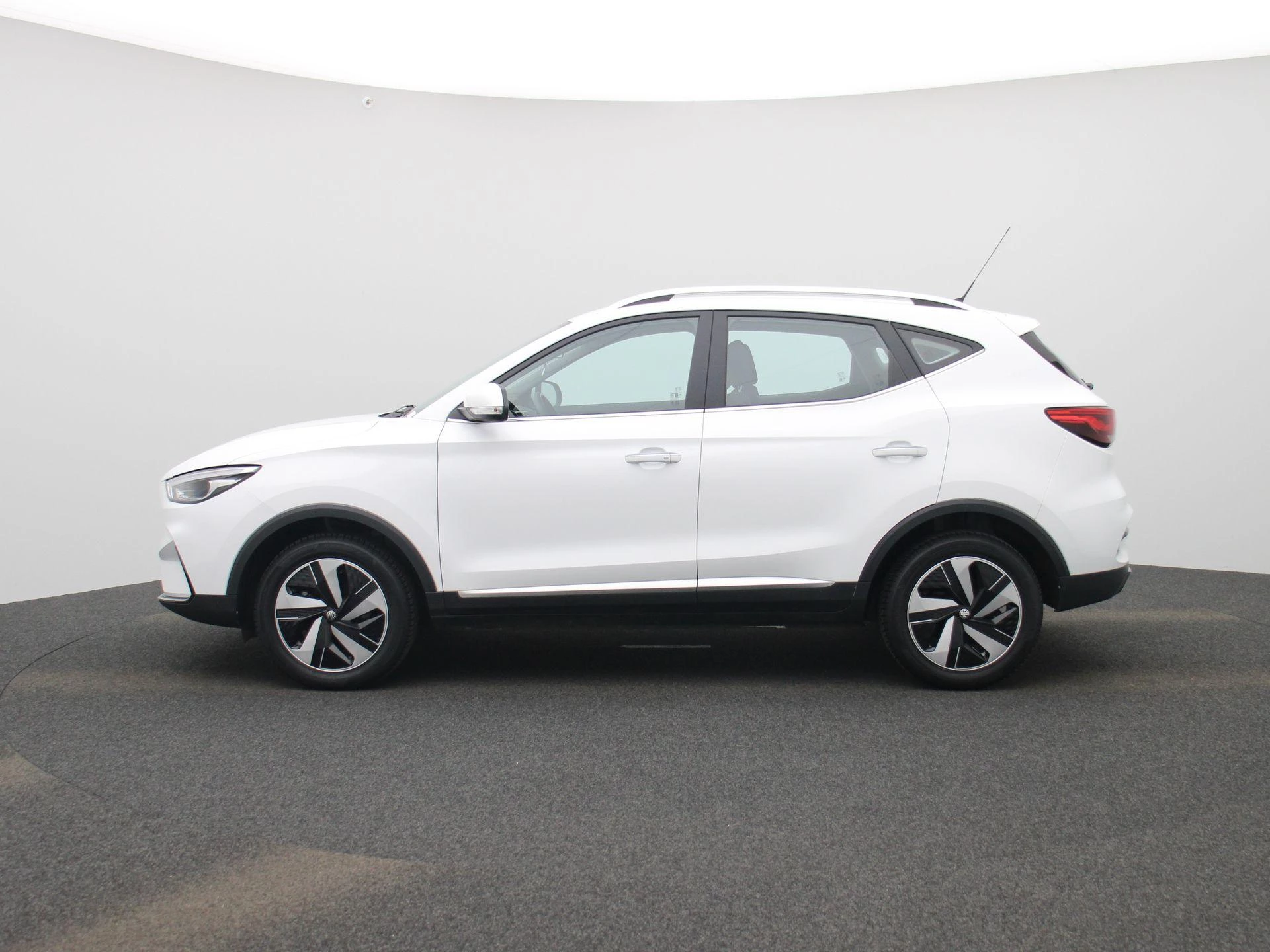 MG-ZS-image-2