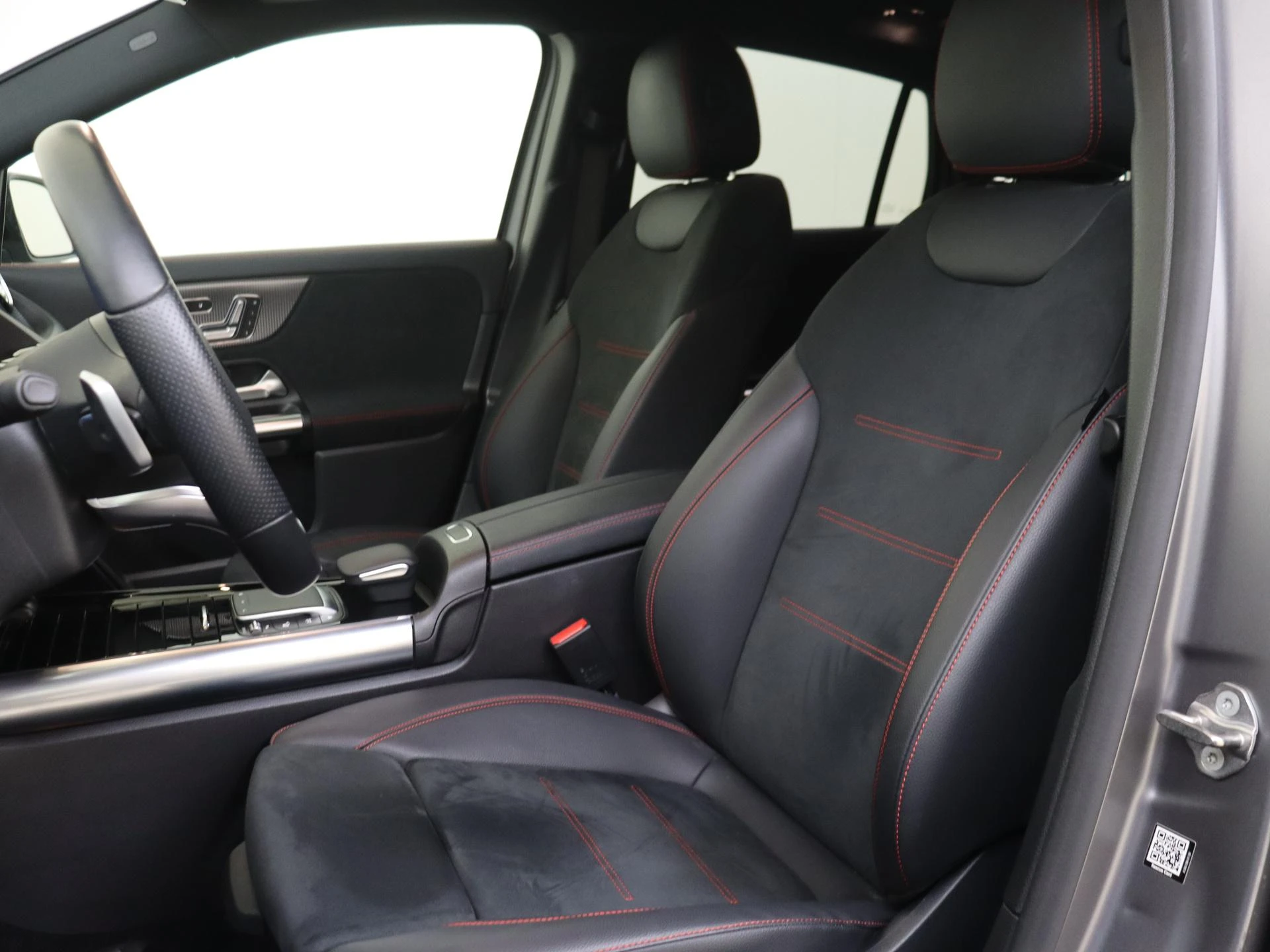 Mercedes-Benz-EQA-image-13