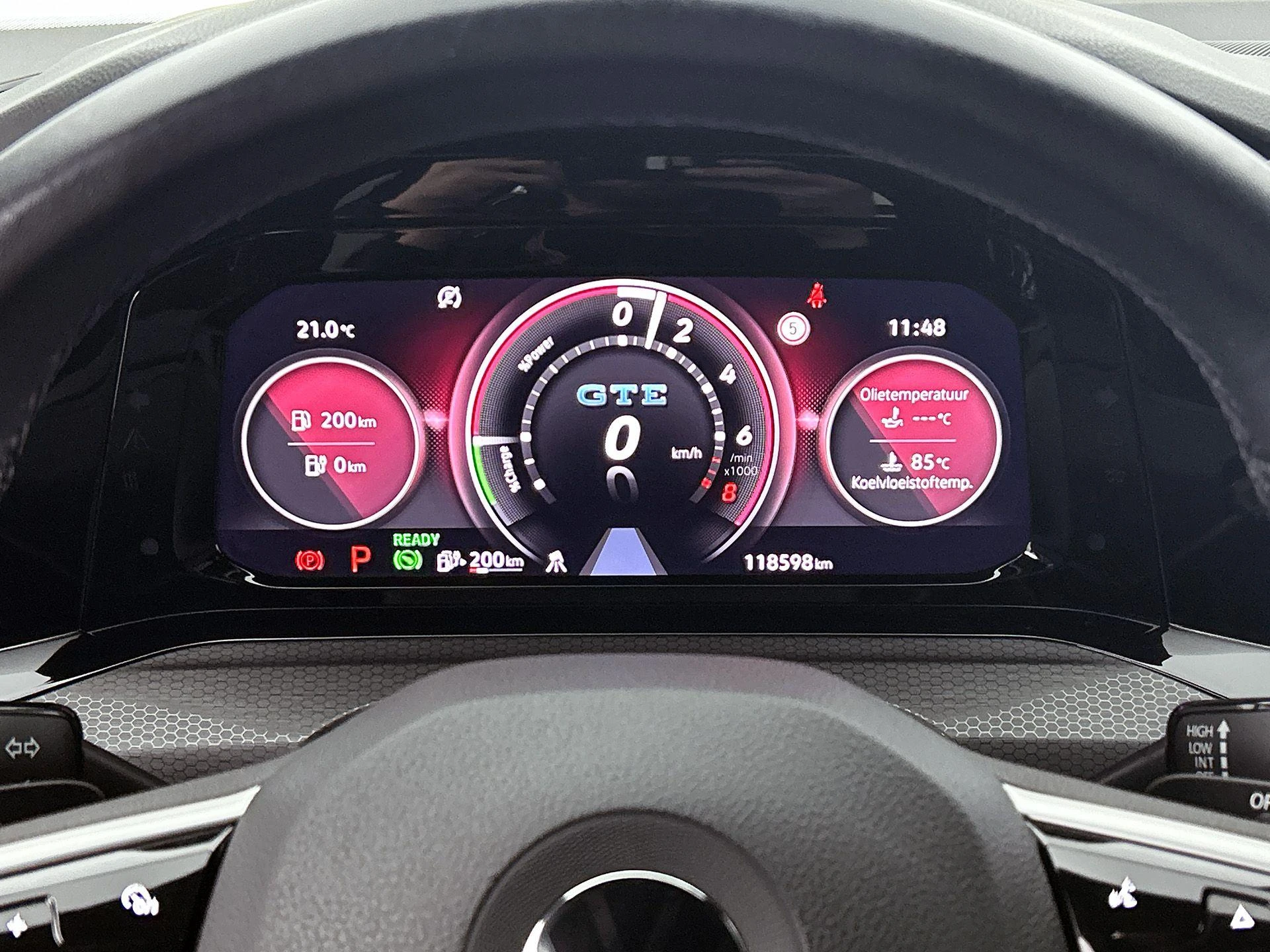 Volkswagen-Golf-image-15