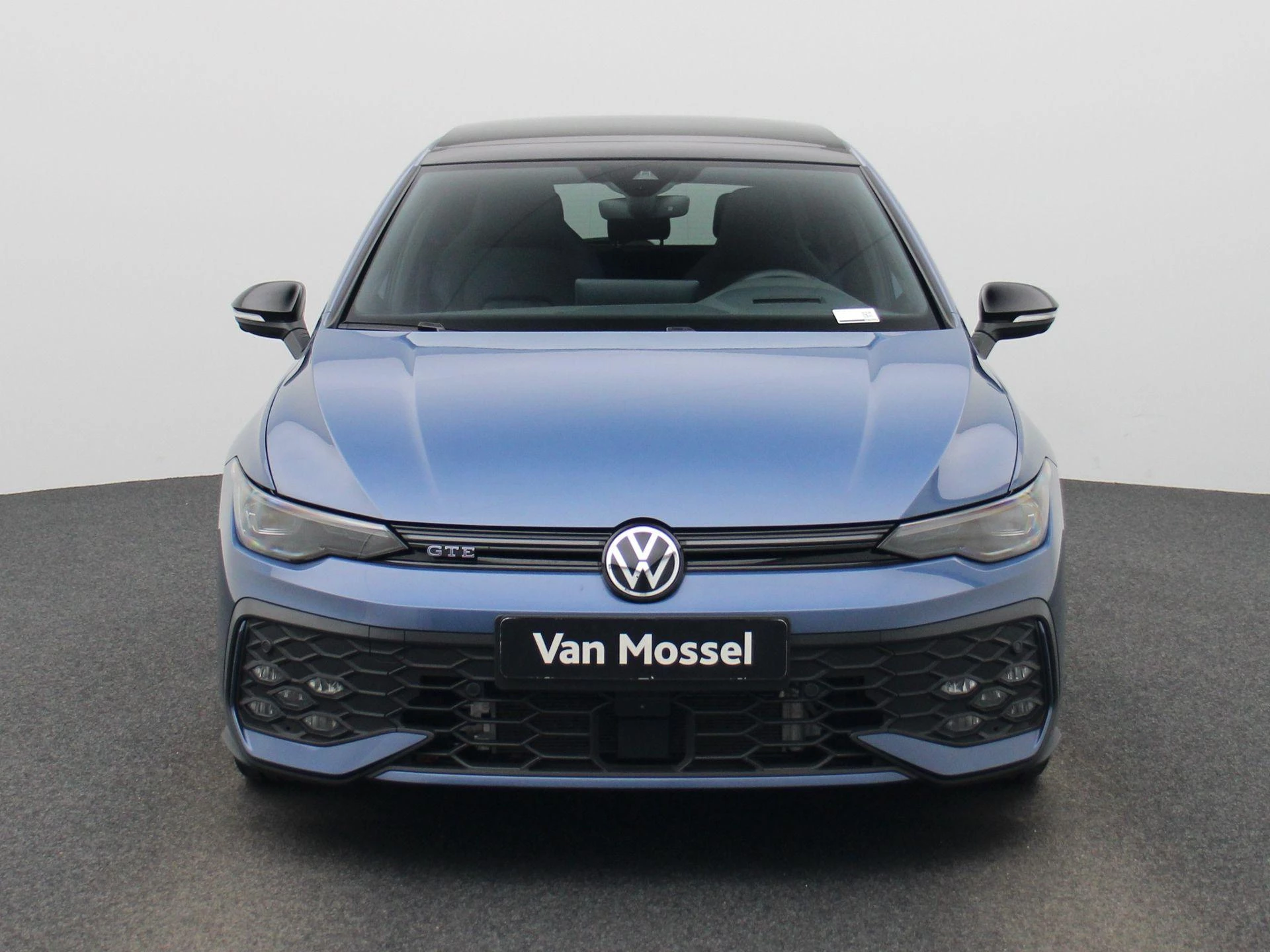 Volkswagen-Golf-image-2
