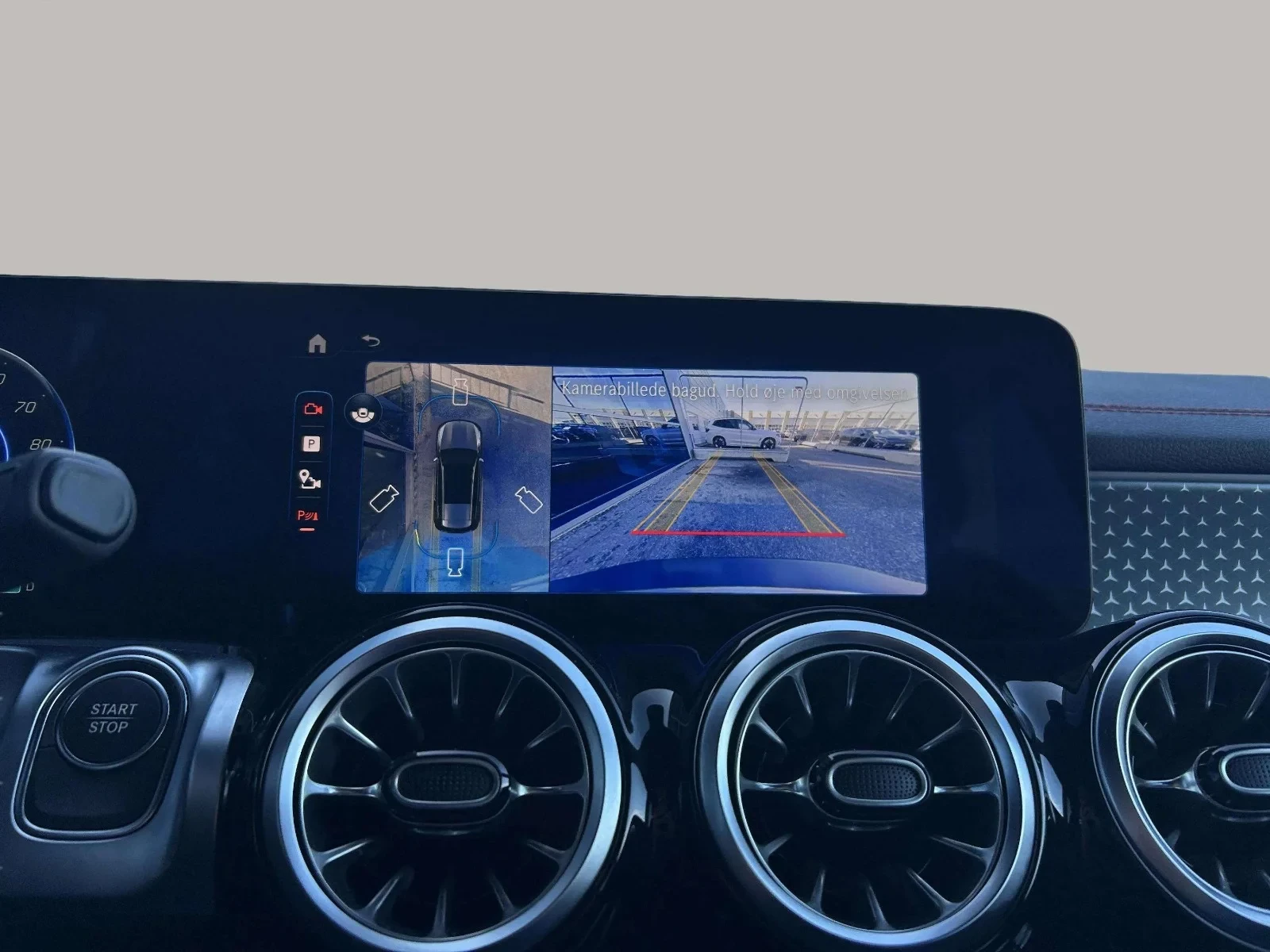 Mercedes-Benz-EQB-image-15