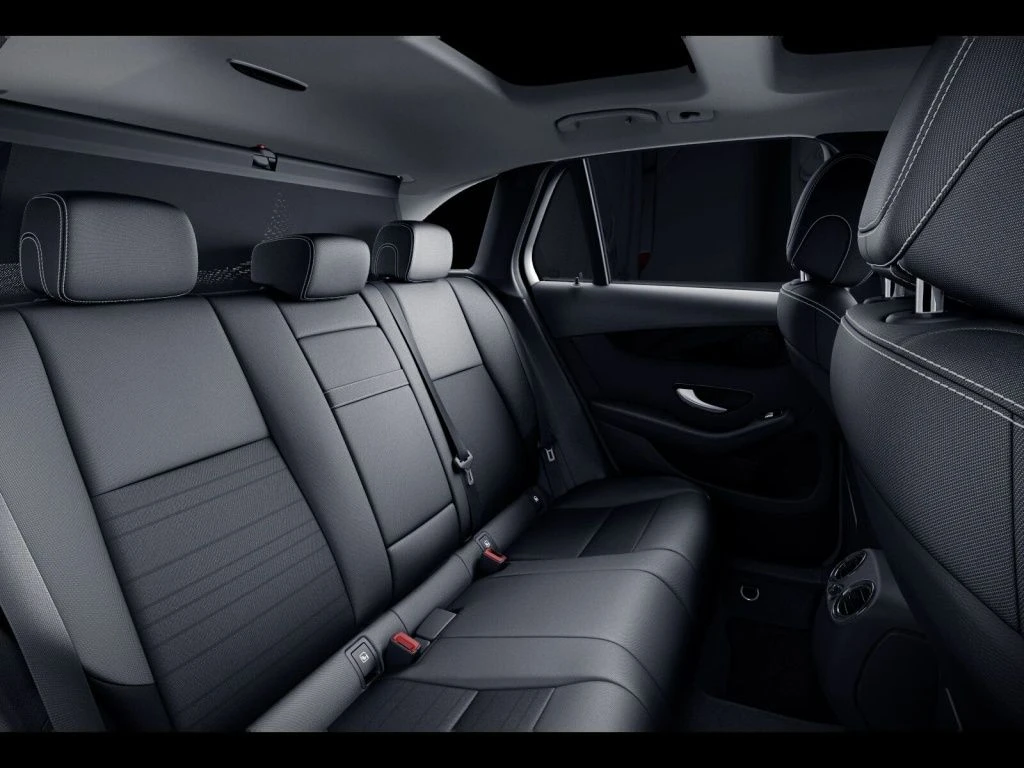 Mercedes-Benz-GLC 220 d-image-10