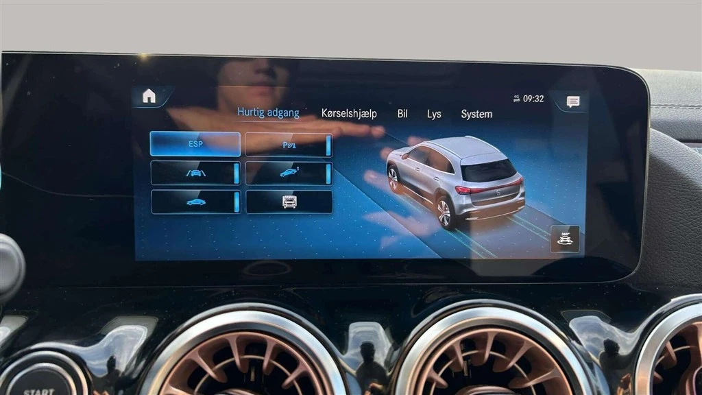 Mercedes-Benz-EQA-image-17