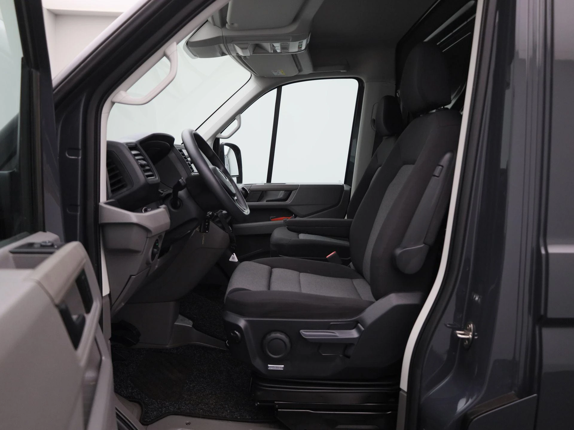Volkswagen-Crafter-image-10