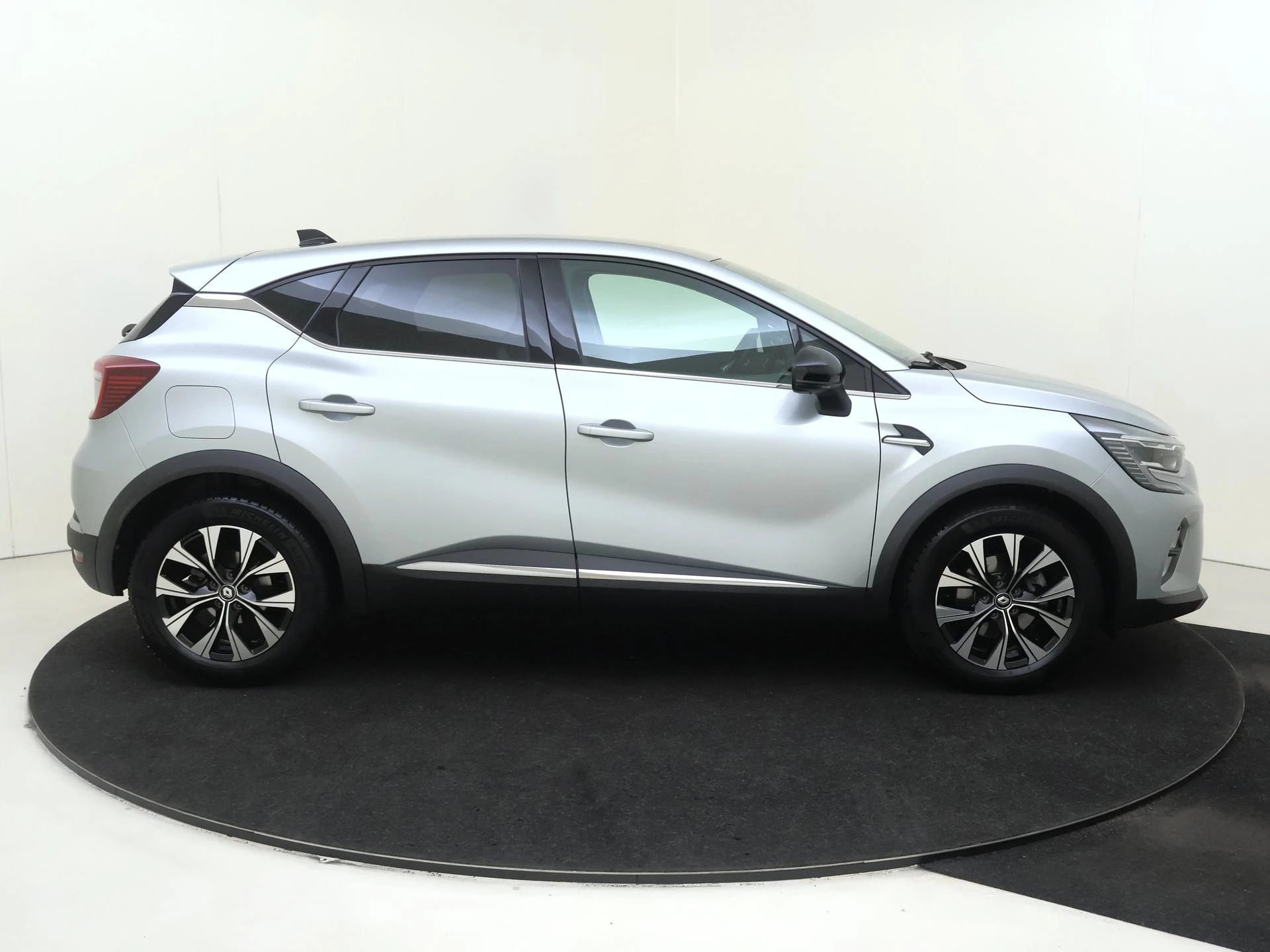 Renault-Captur-image-8