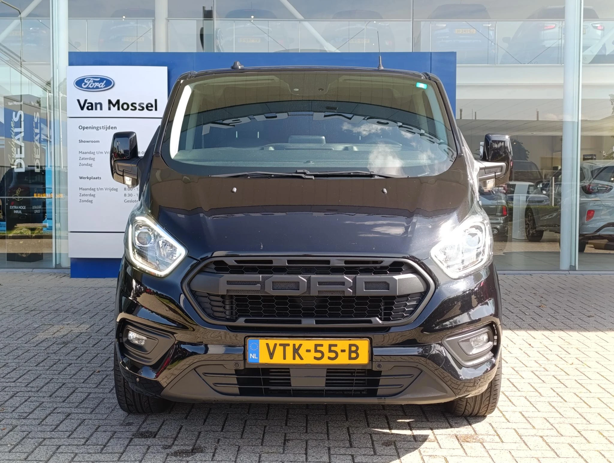 Ford-Transit Custom-image-2