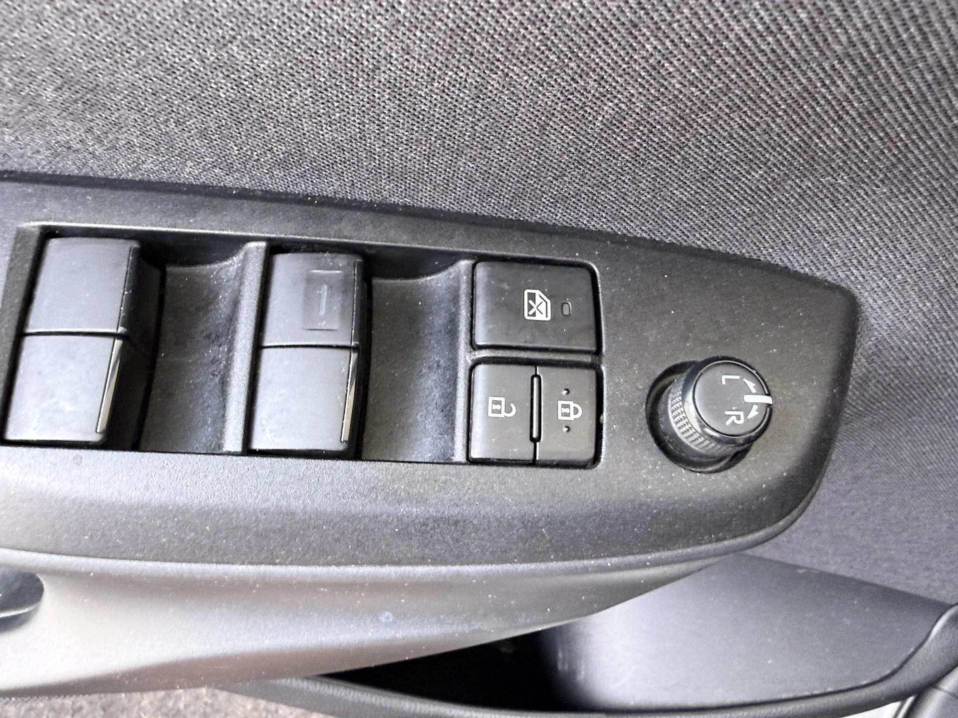 Mazda-2 Hybrid-image-21