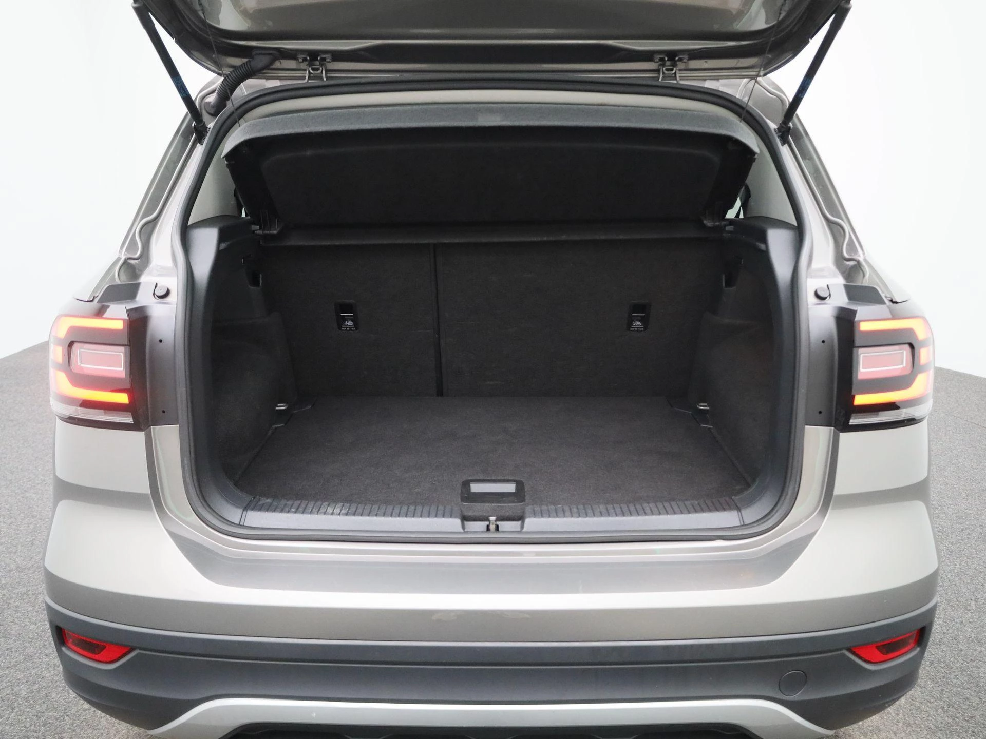 Volkswagen-T-Cross-image-11