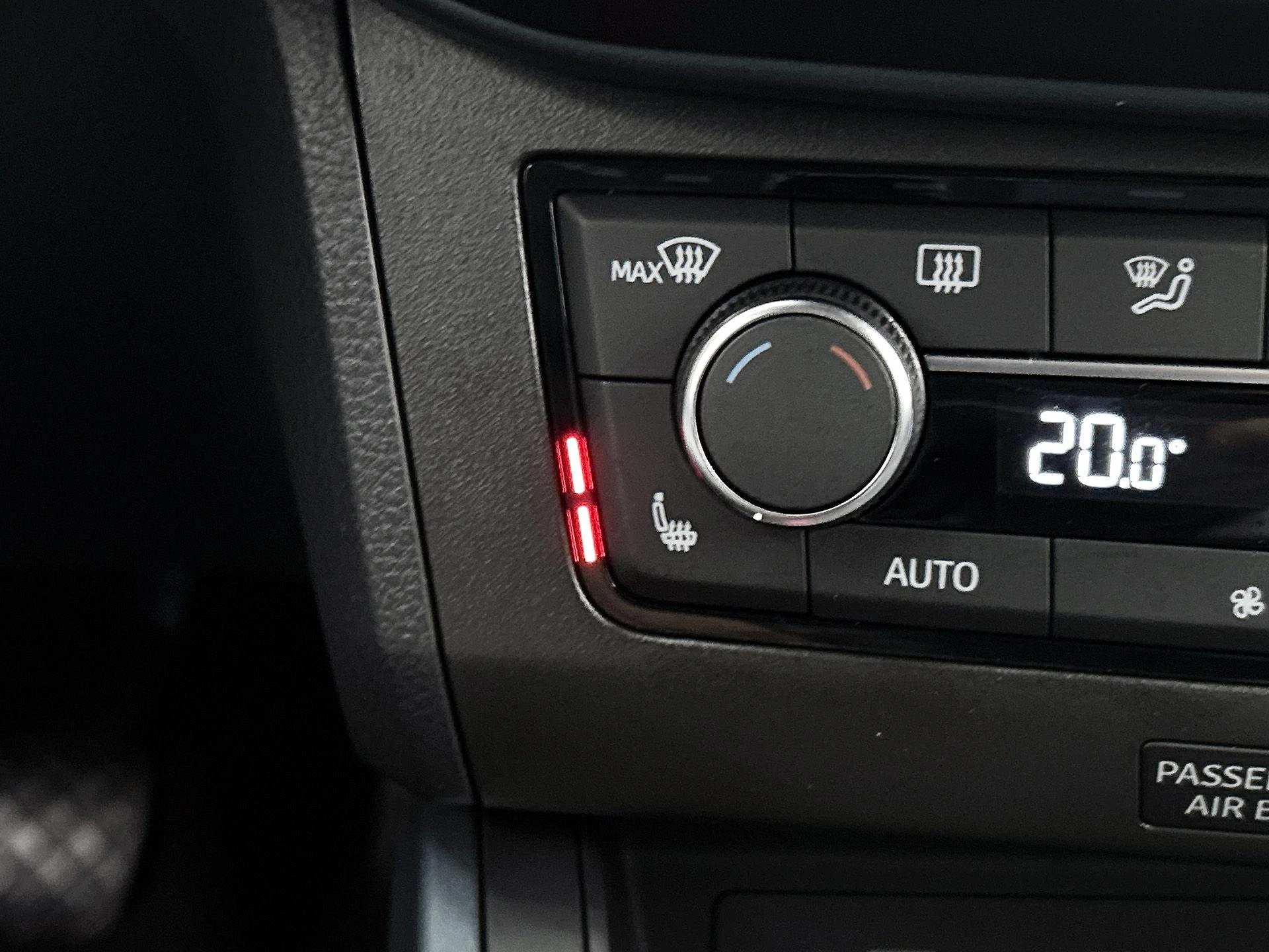 SEAT-Arona-image-7