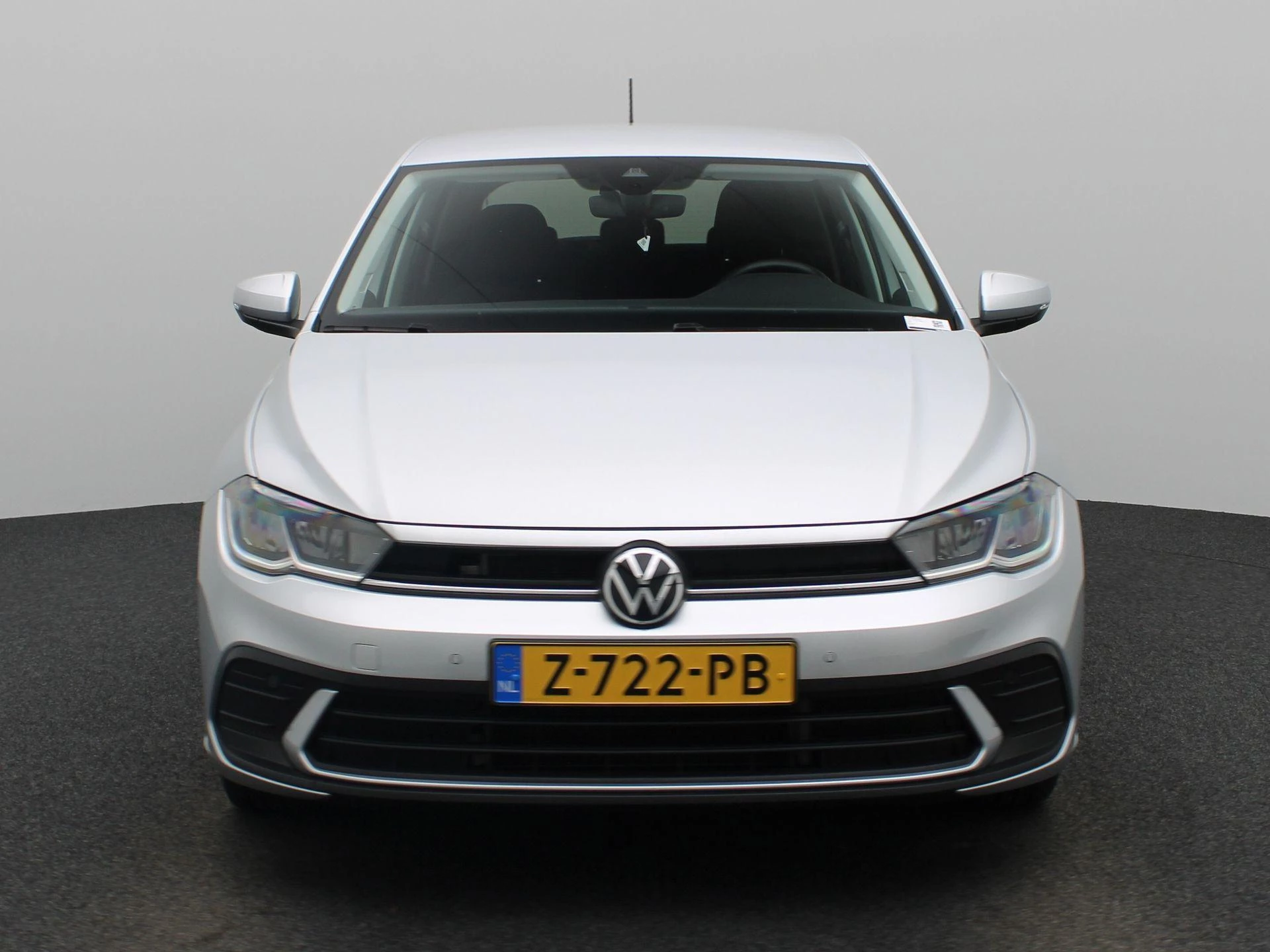 Volkswagen-Polo-image-2