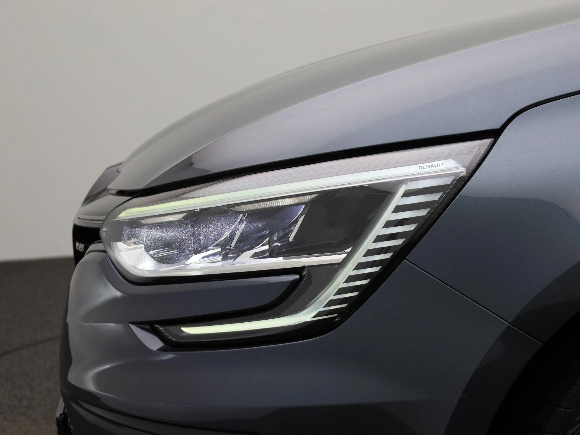 Renault-Mégane Estate-image-14