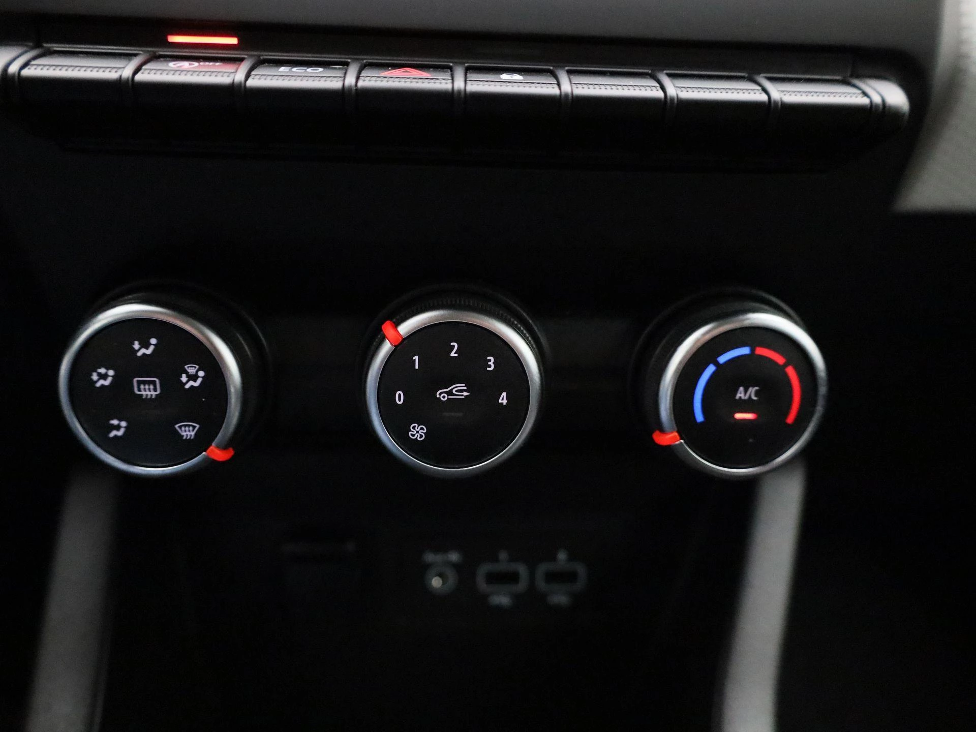 Renault-Clio-image-18