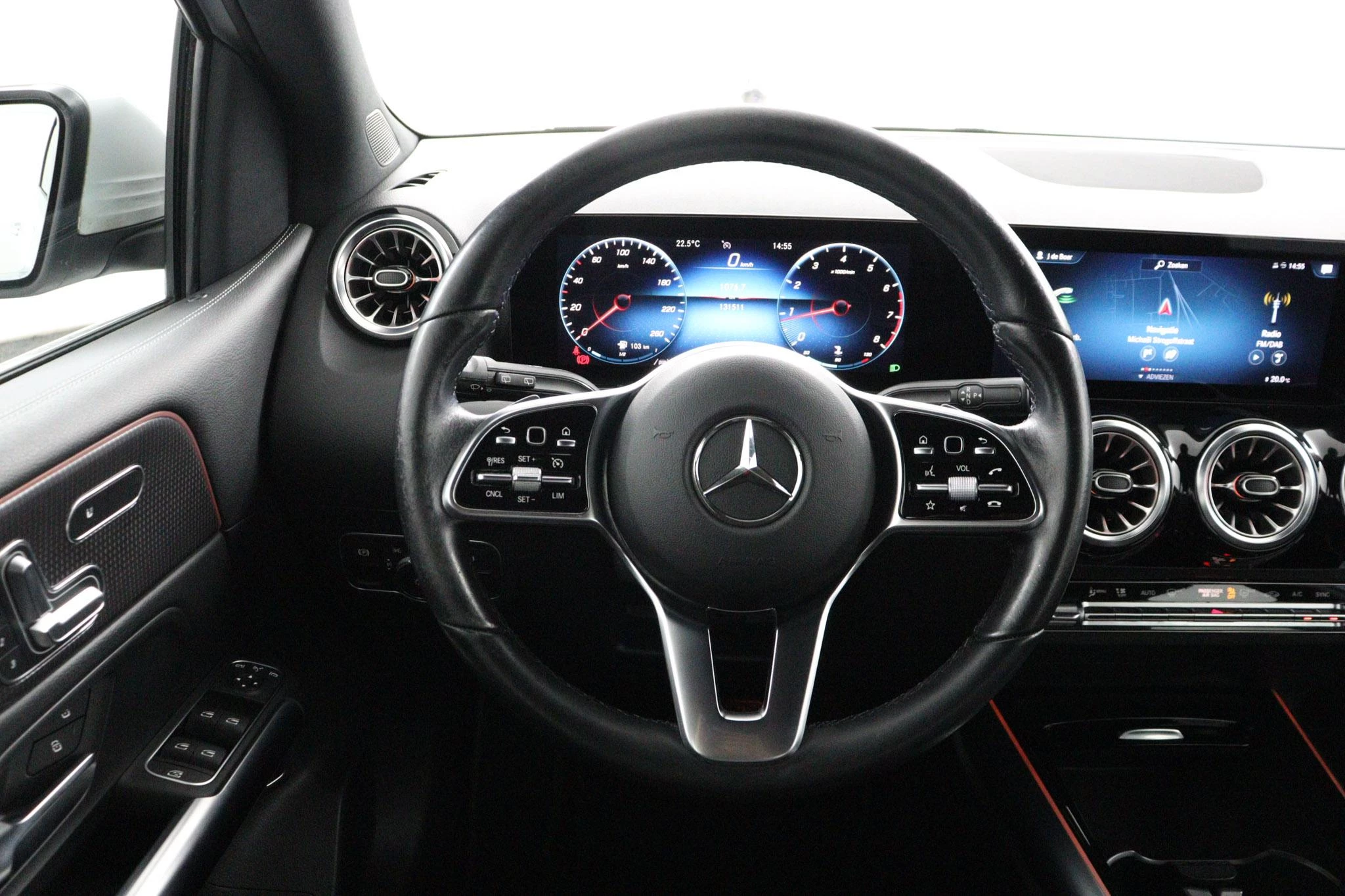 Mercedes-Benz-B-Klasse-image-83
