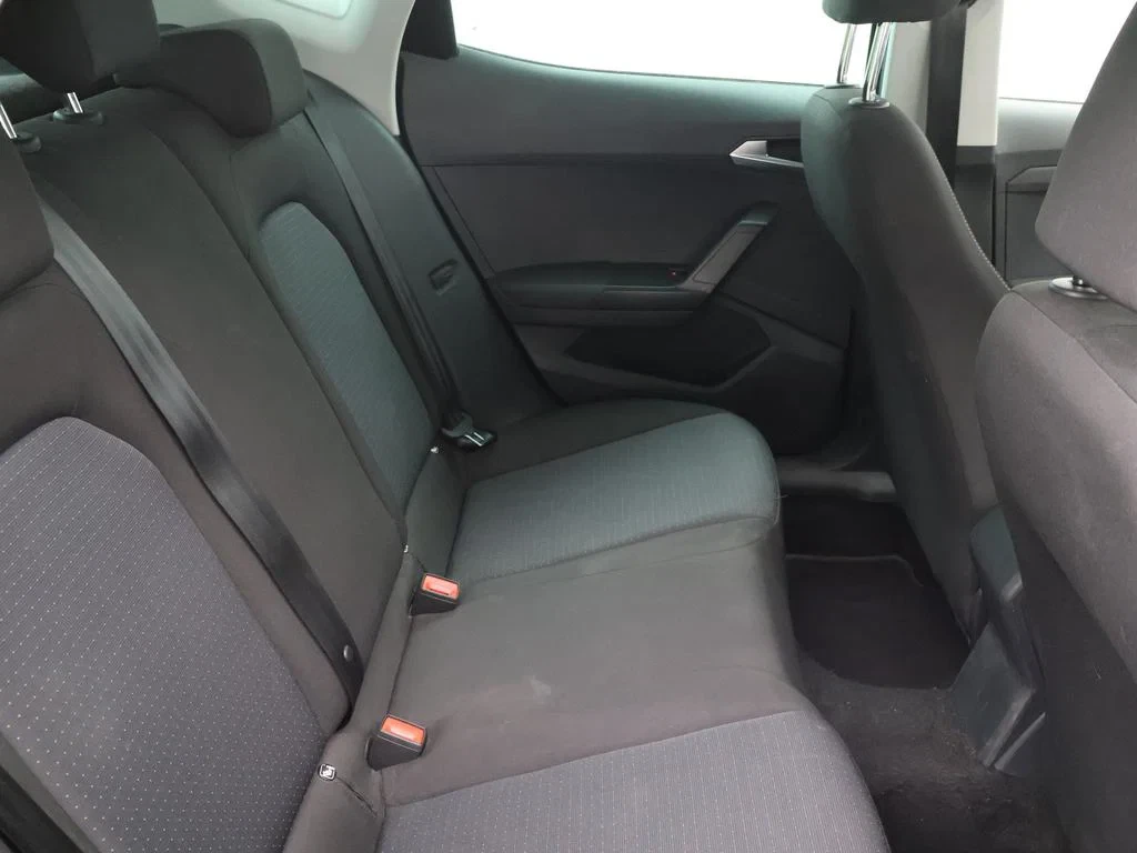 SEAT-Arona-image-9
