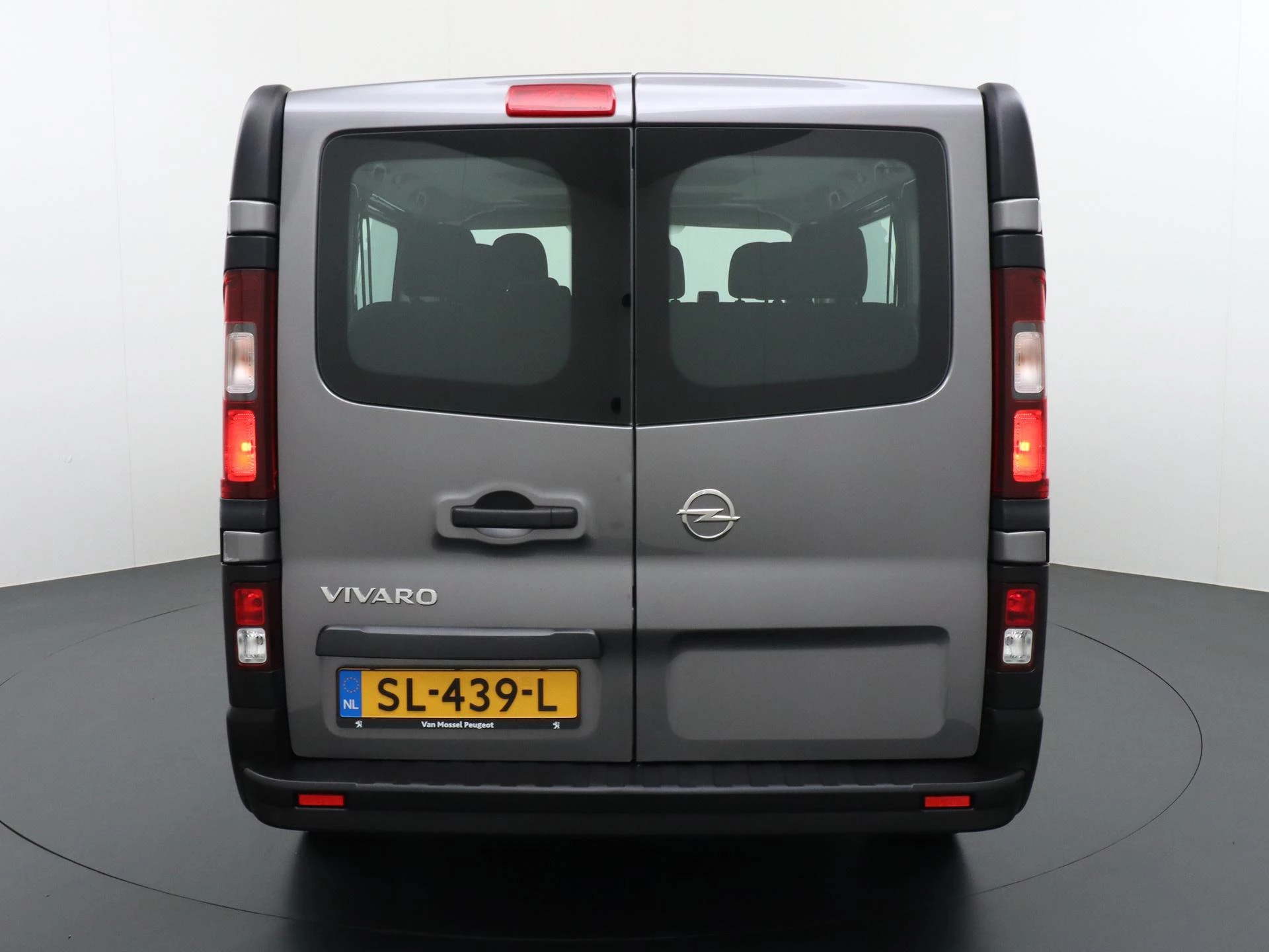 Opel-Vivaro-image-28