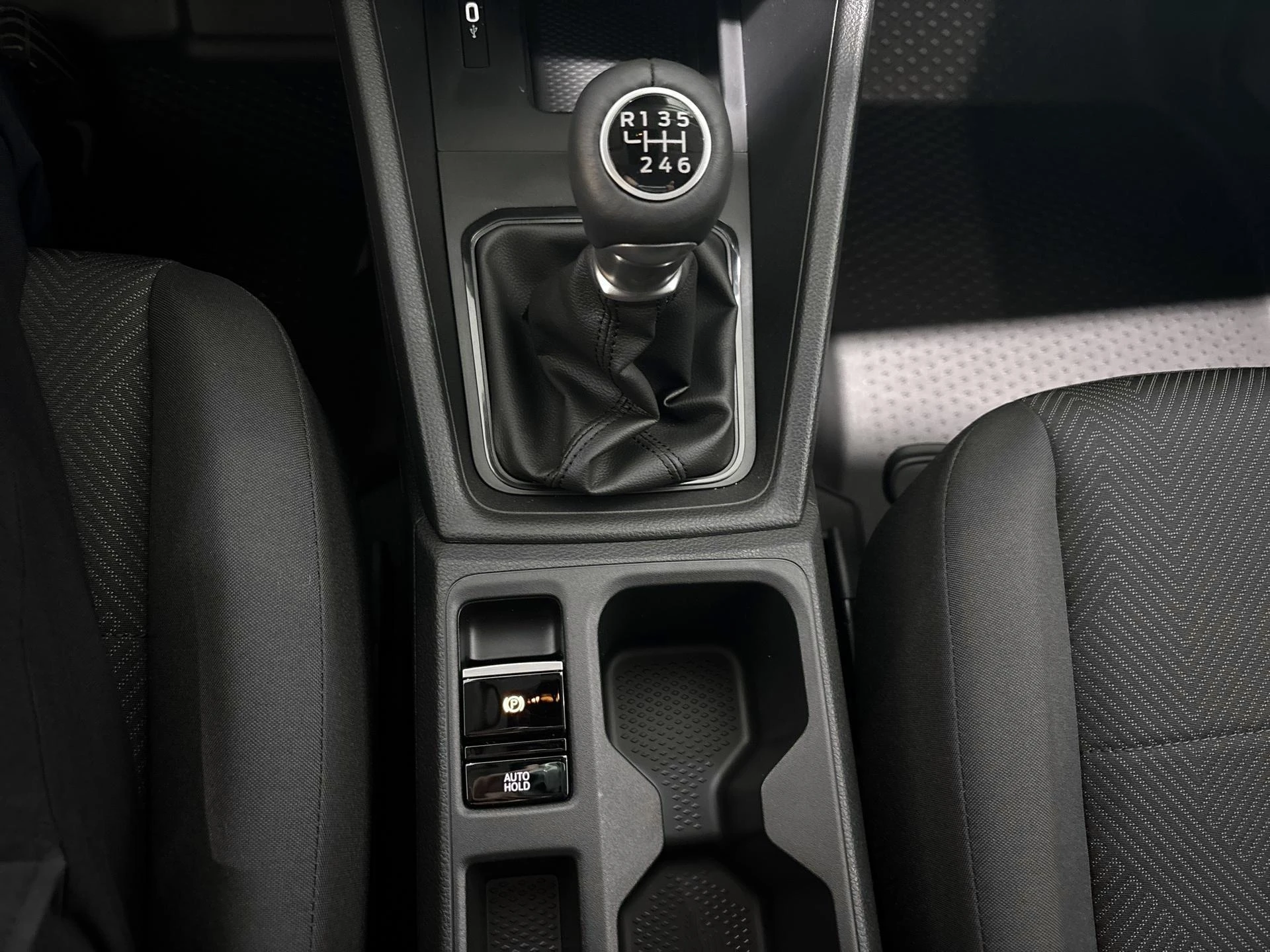 Ford-Transit Connect-image-15
