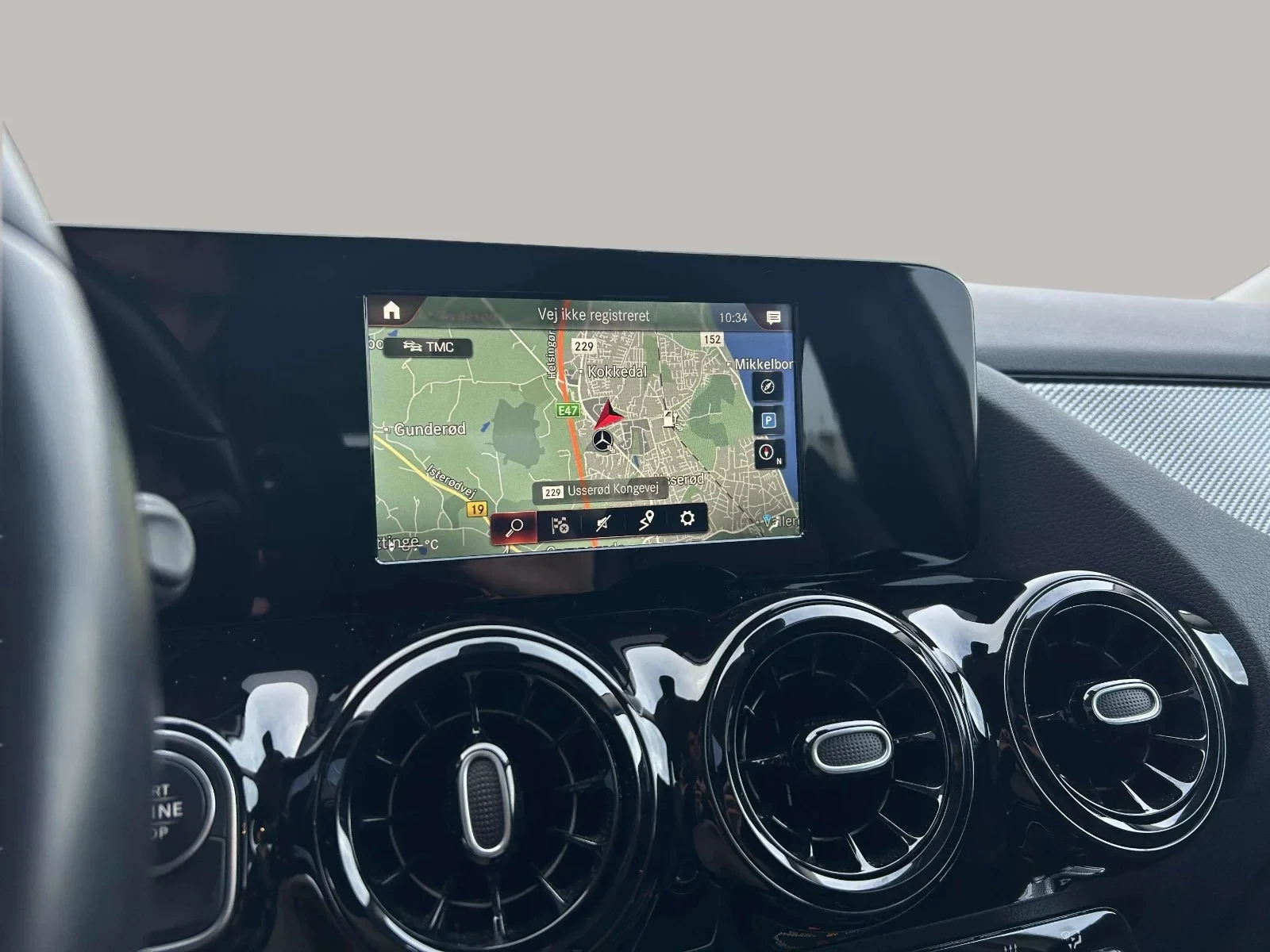 Mercedes-Benz-GLA-image-15