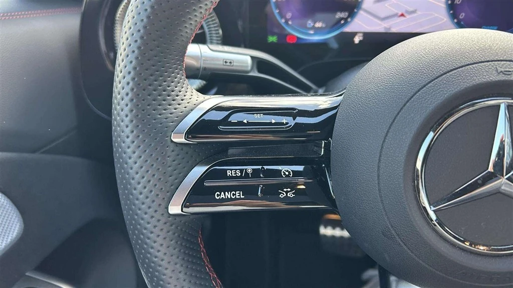Mercedes-Benz-CLA-image-11