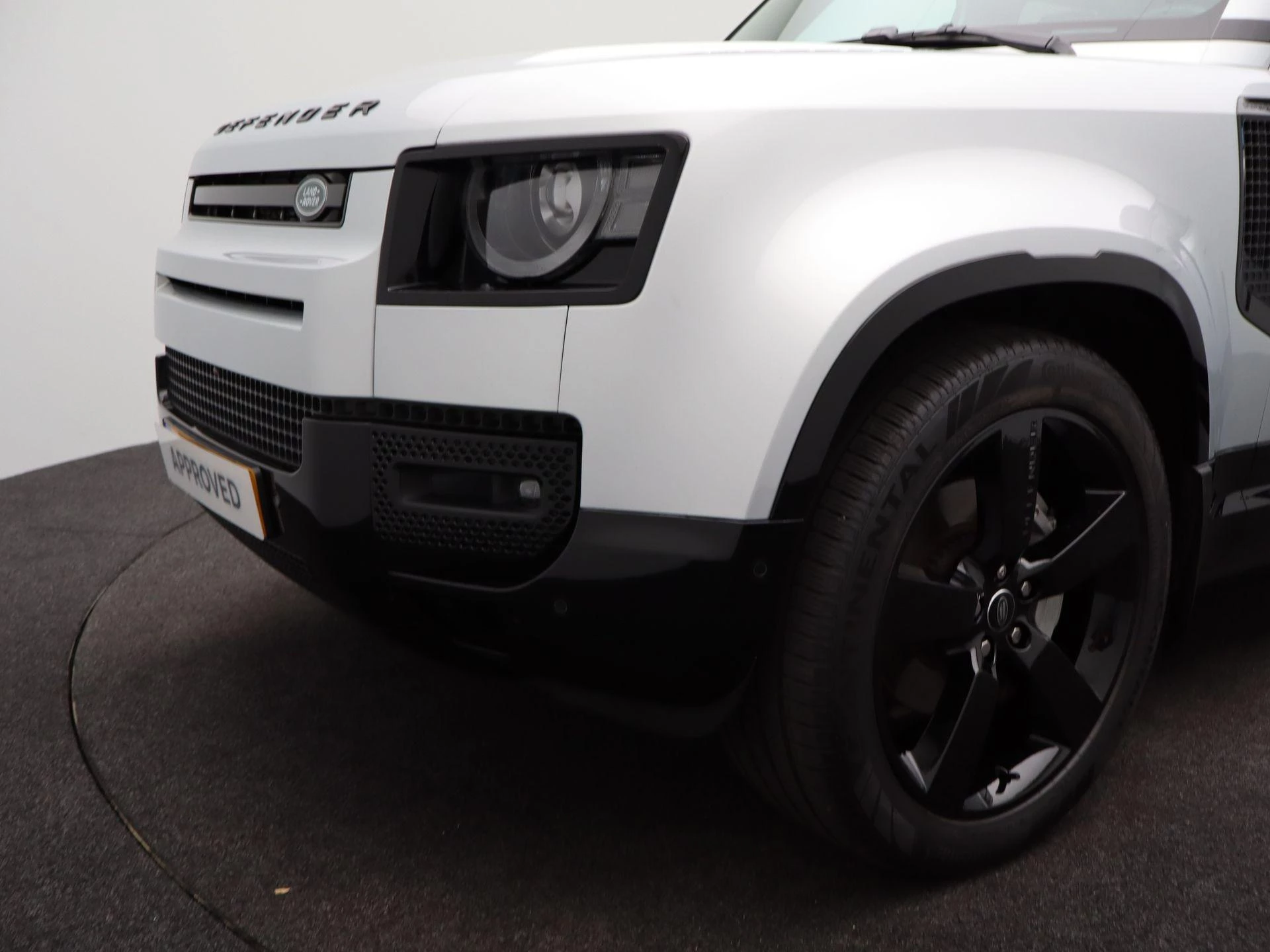Land Rover Defender 110 P400e XS Edition