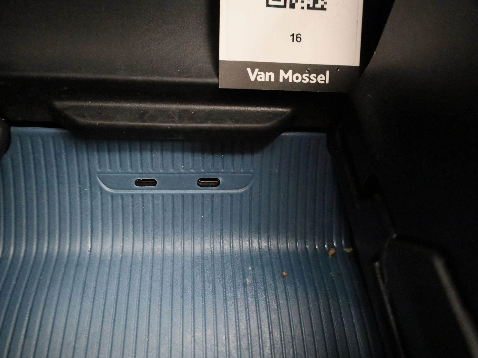 Volvo-EX30-image-32