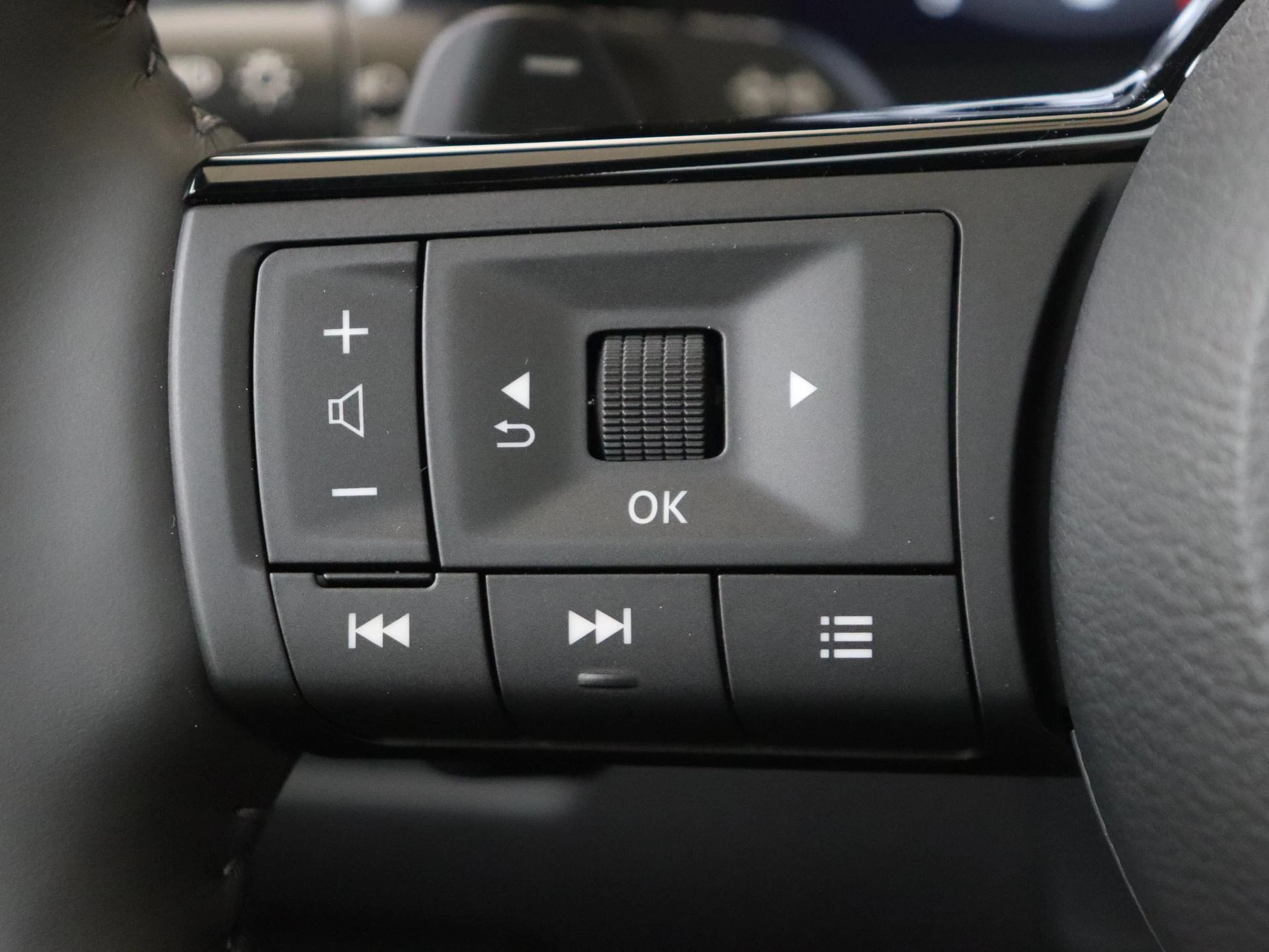 Nissan-QASHQAI-image-12