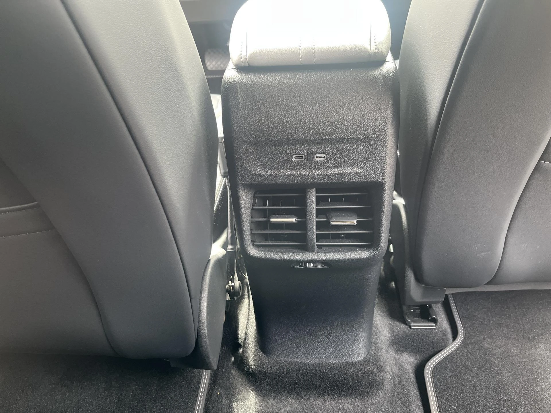 Ford-Explorer-image-14