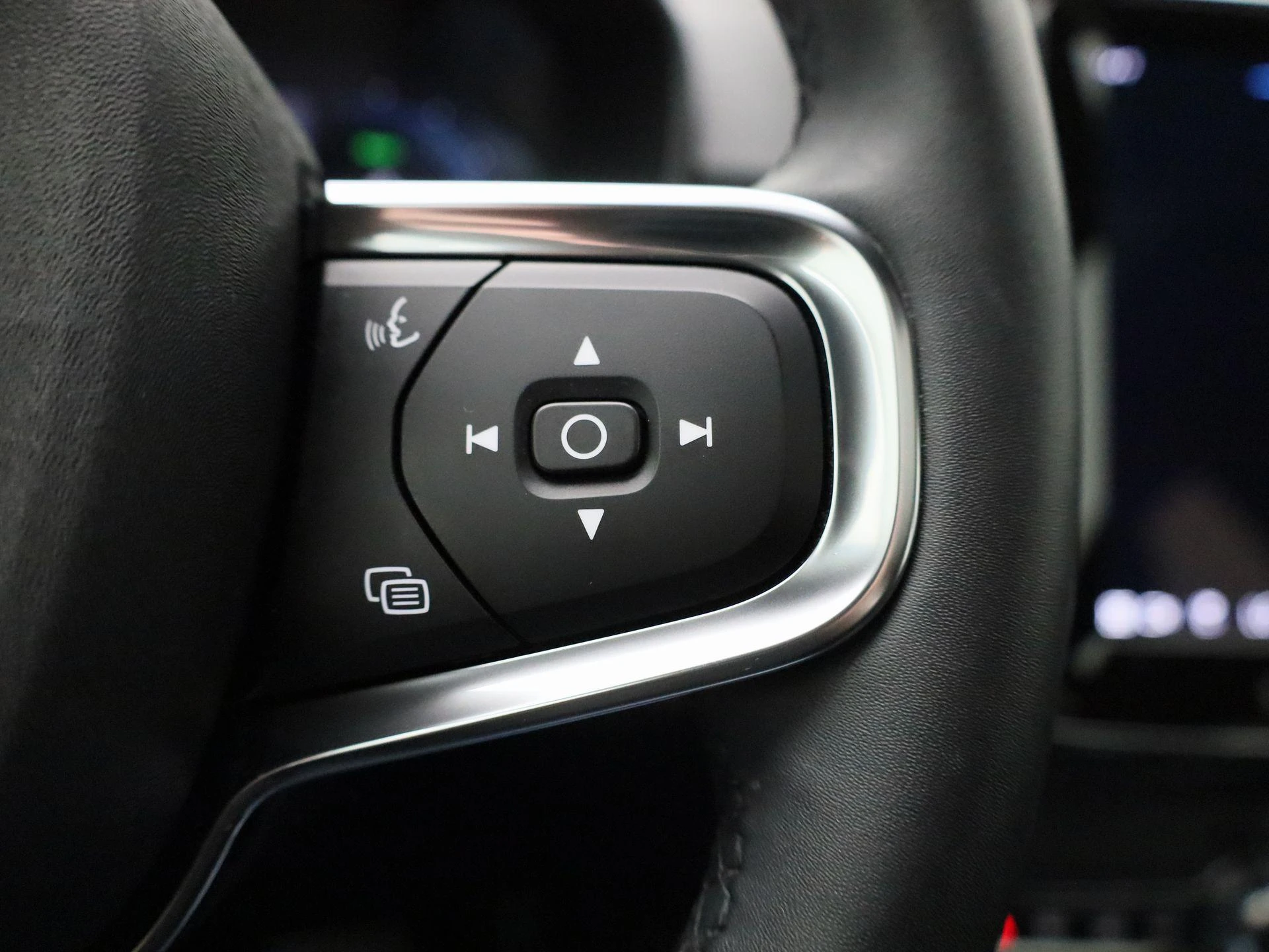 Volvo-C40-image-21