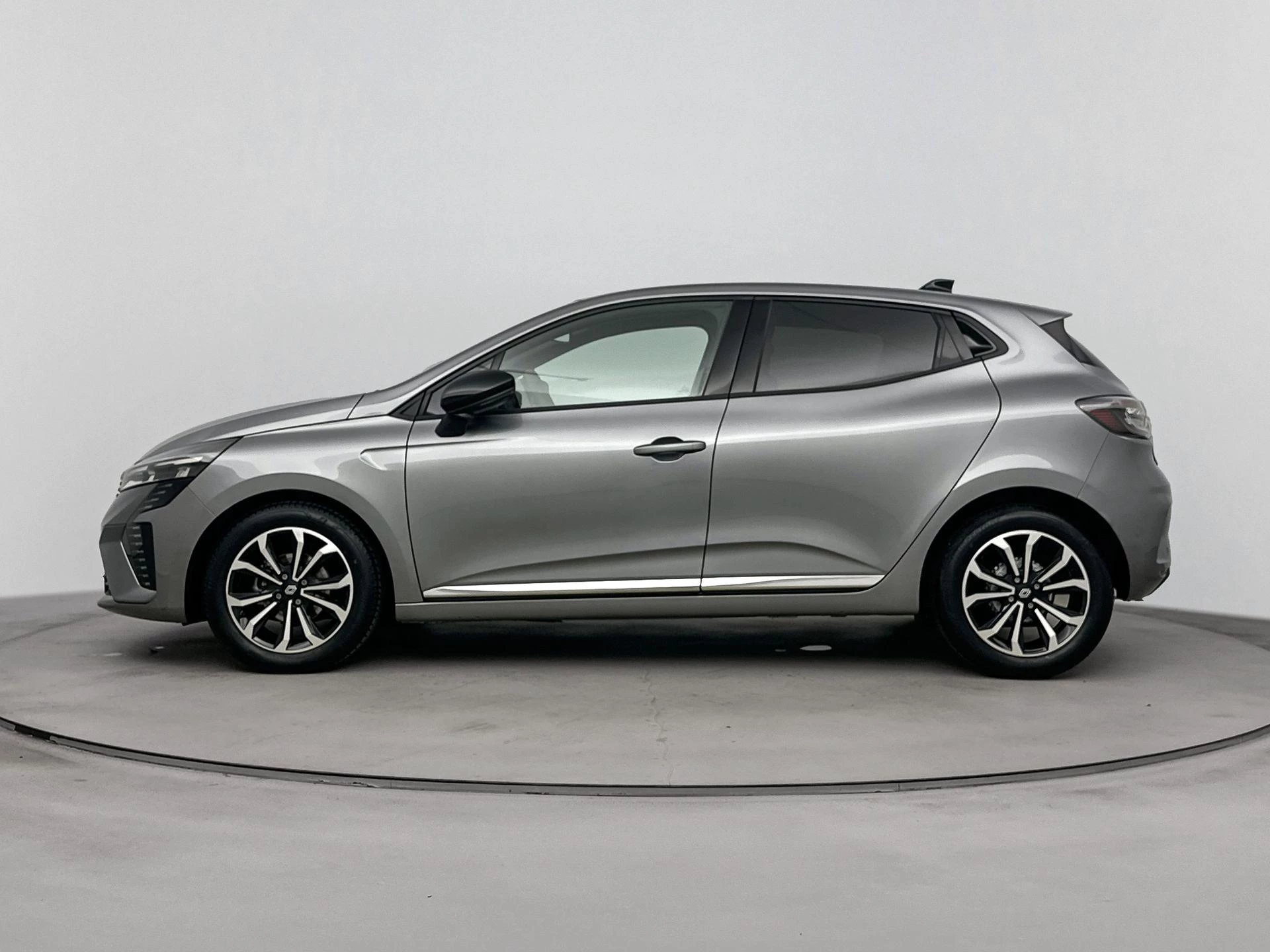 Renault-Clio-image-1