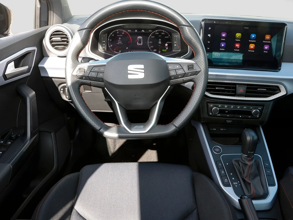 SEAT-Arona-image-11