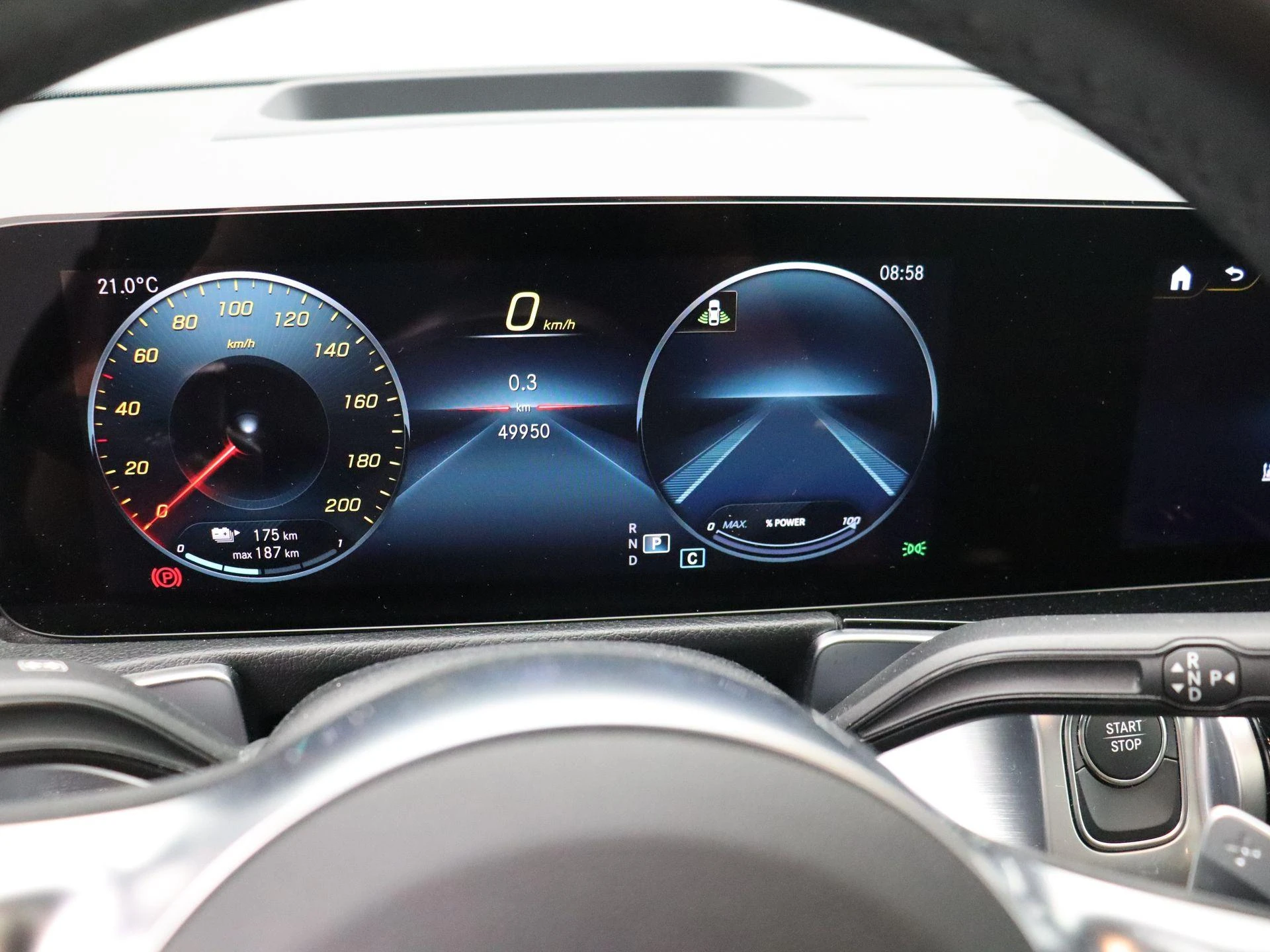 Mercedes-Benz EQB 350 4MATIC AMG Line + LEDER + PANO + BURMESTER + HEAD UP + CARPLAY +