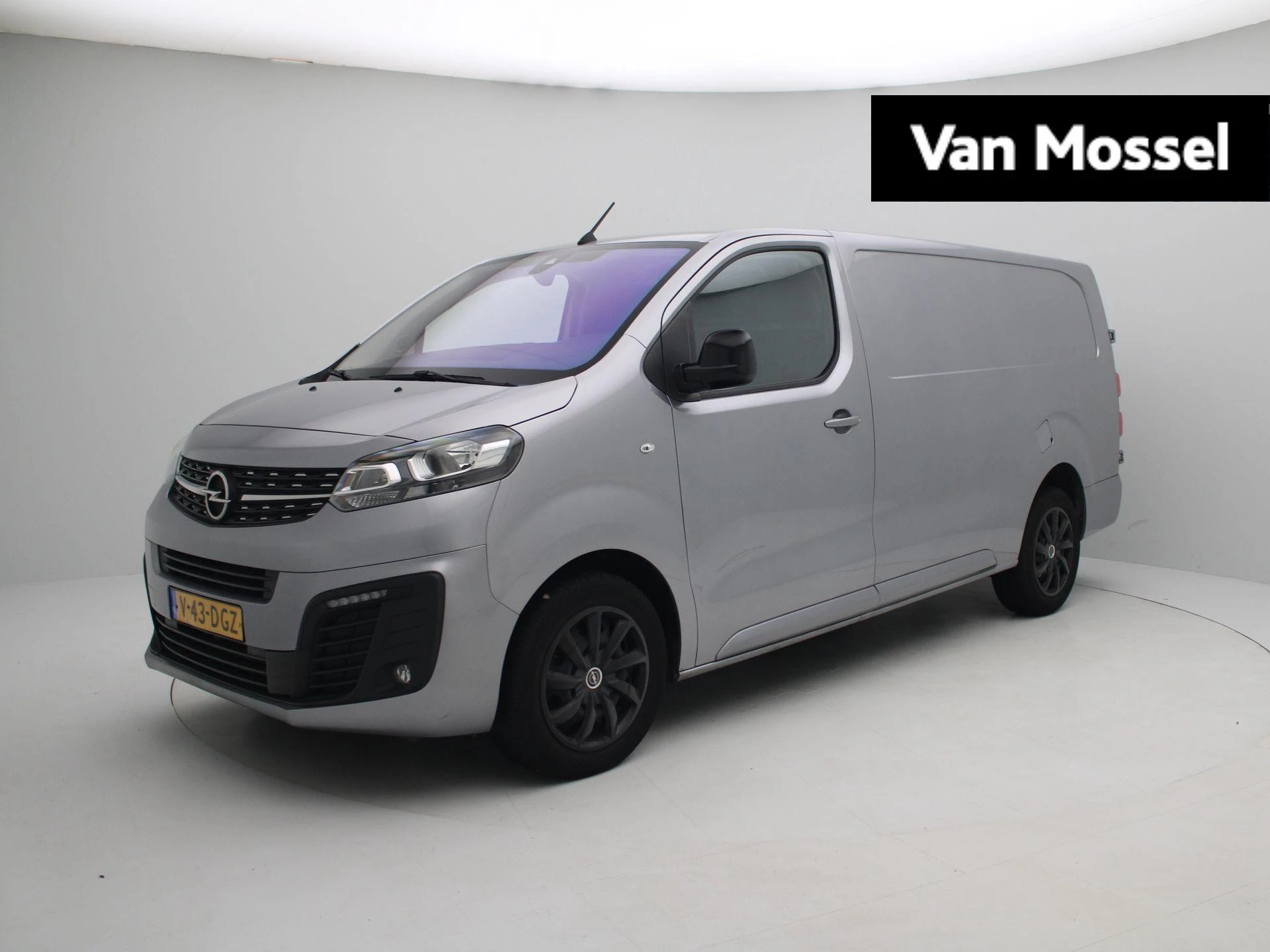 Opel-Vivaro-image-0