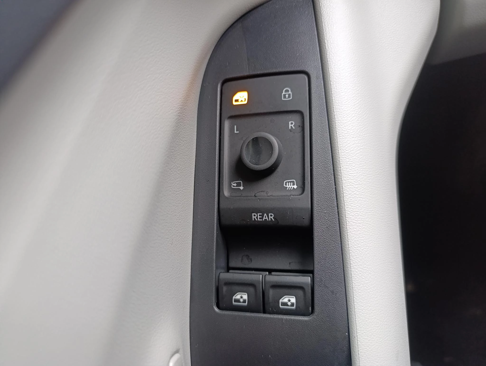 Ford-Explorer-image-17