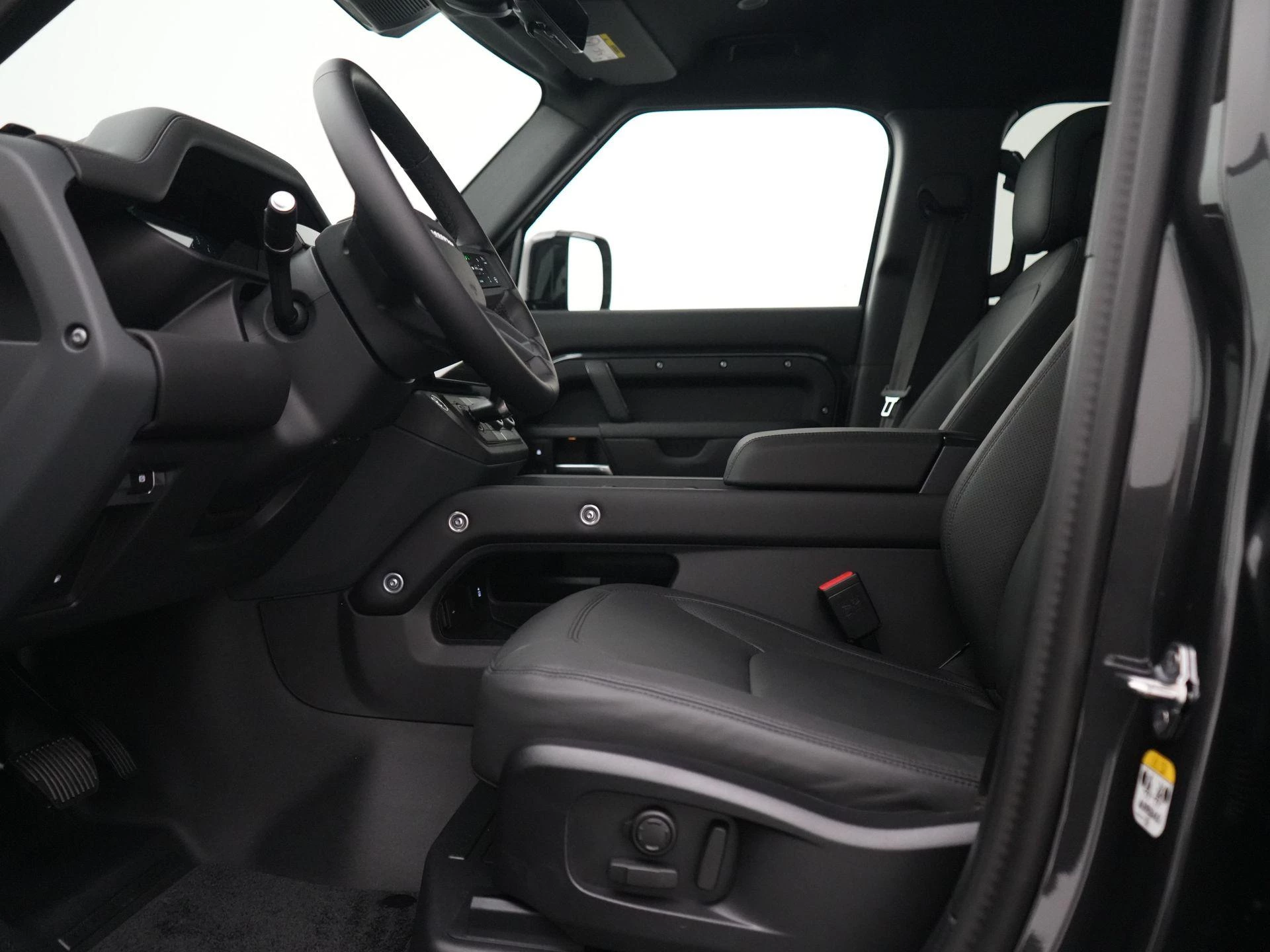 Land Rover Defender 2.0 P300e 110 HSE Dynamic Edition