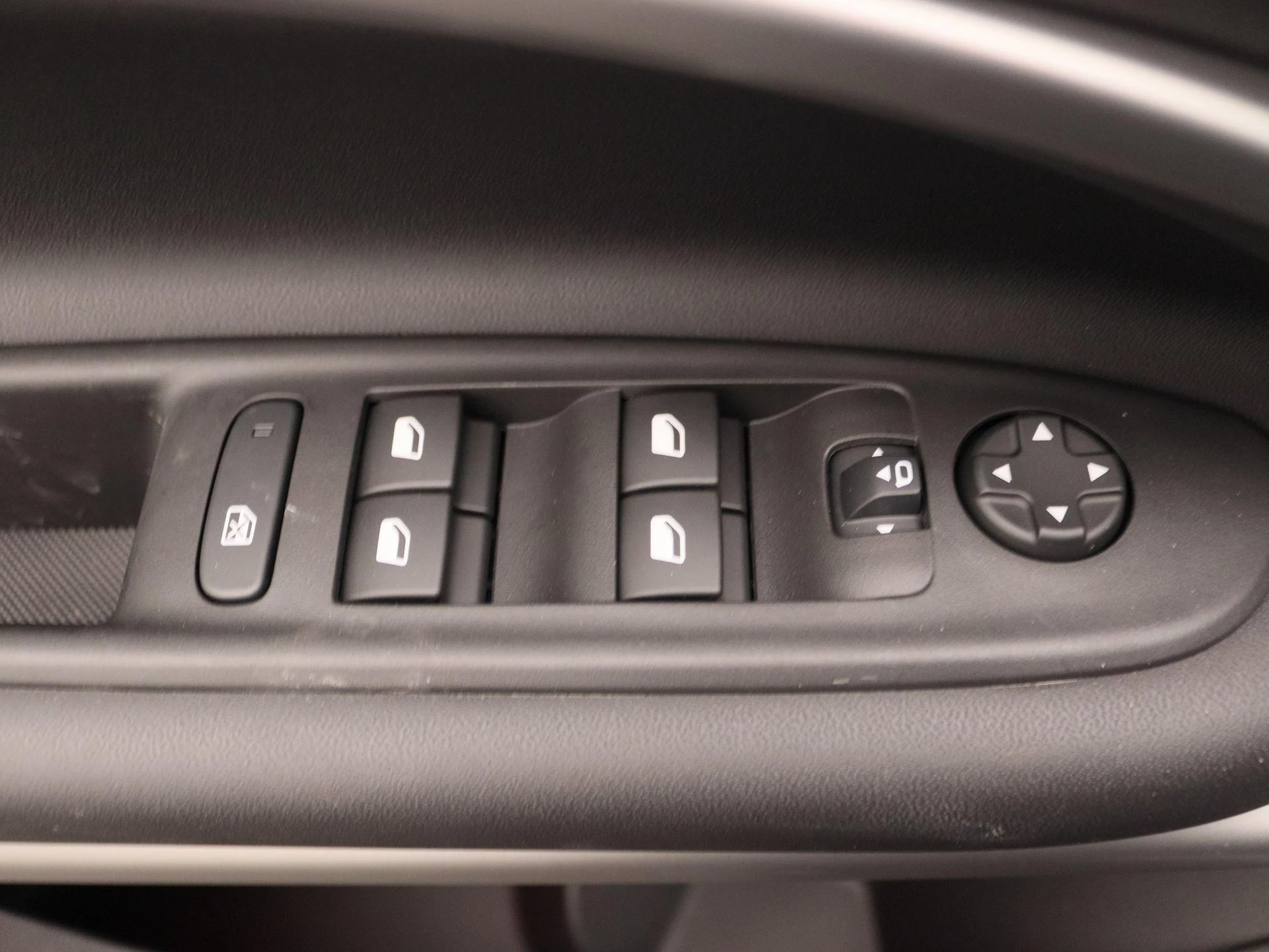 Jeep Avenger 1.2 e-Hybrid Summit