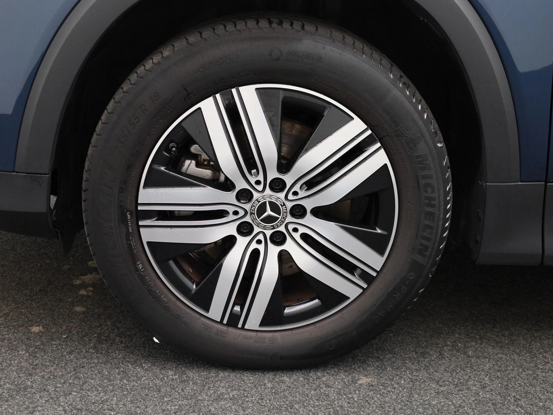 Mercedes-Benz-EQB-image-14