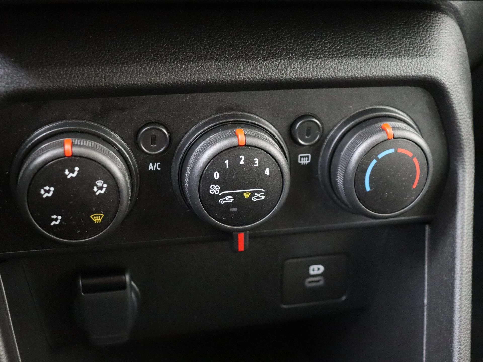 Dacia-Sandero Stepway-image-22