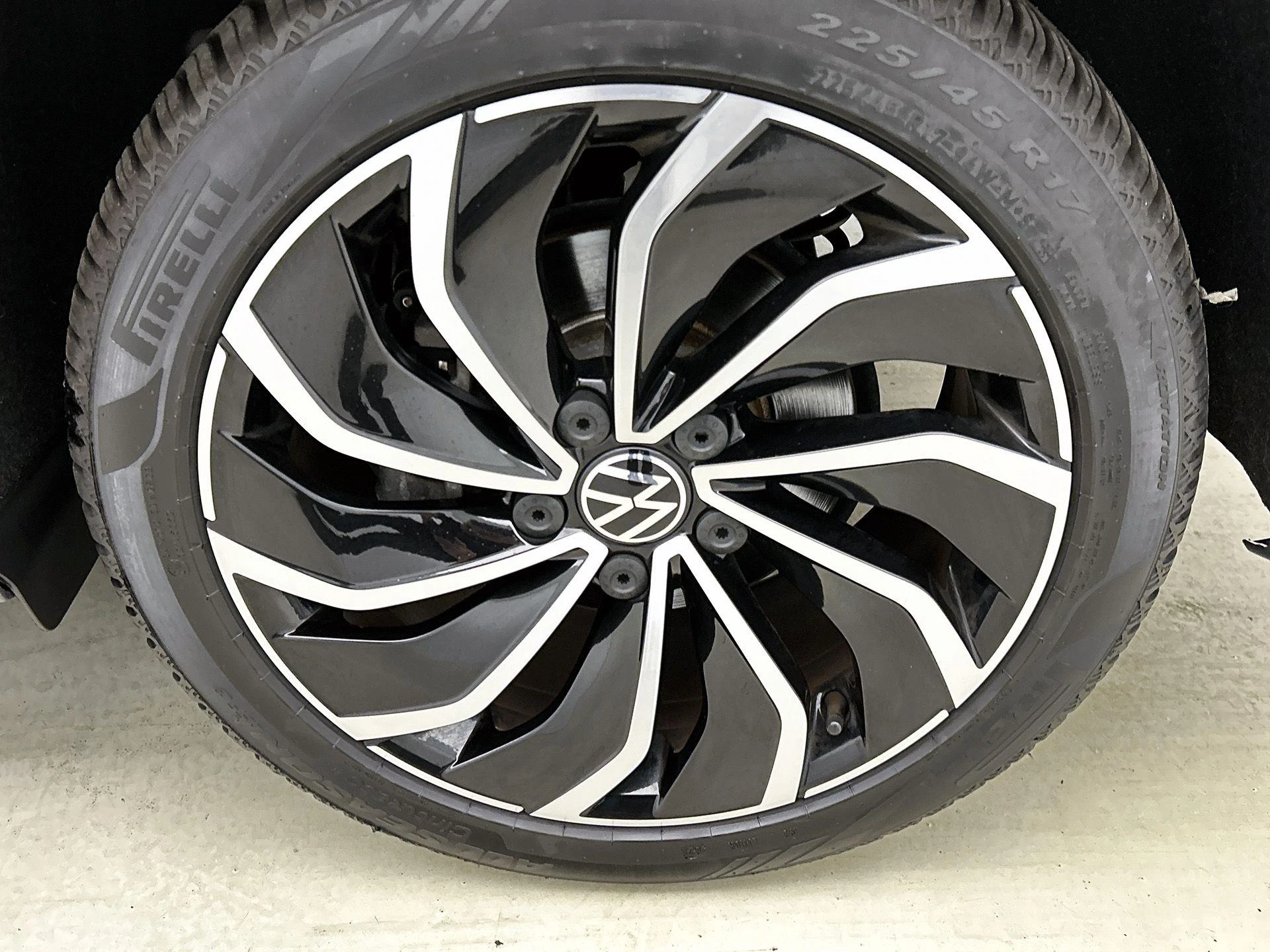 Volkswagen-Golf-image-31