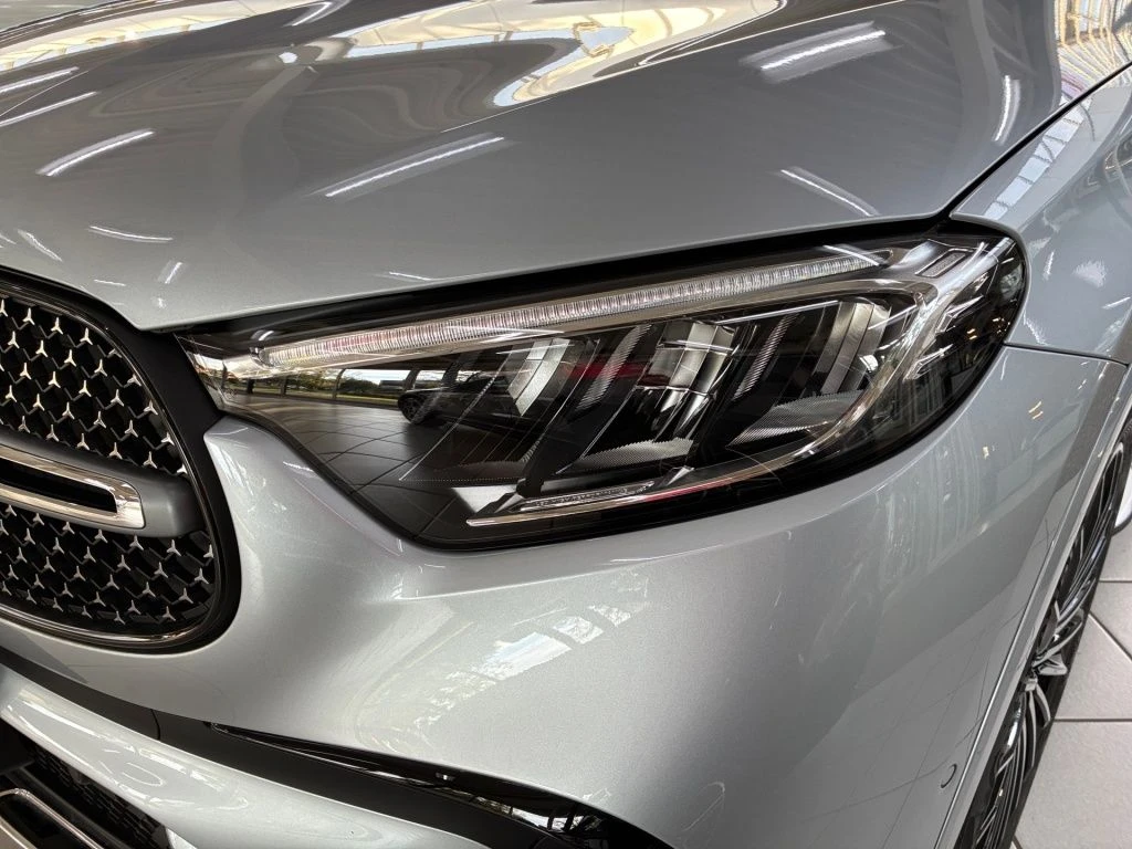 Mercedes-Benz-GLC 220 d-image-4