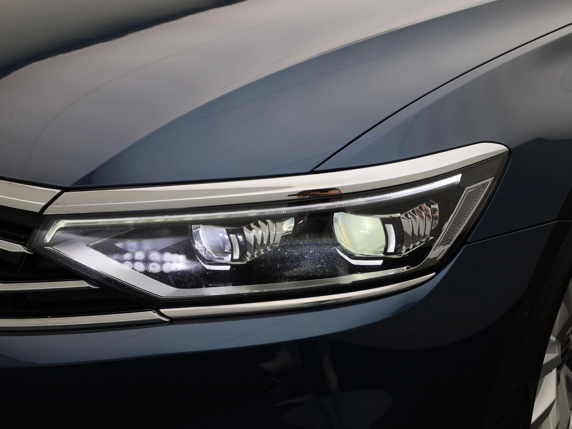 Volkswagen-Passat-image-15