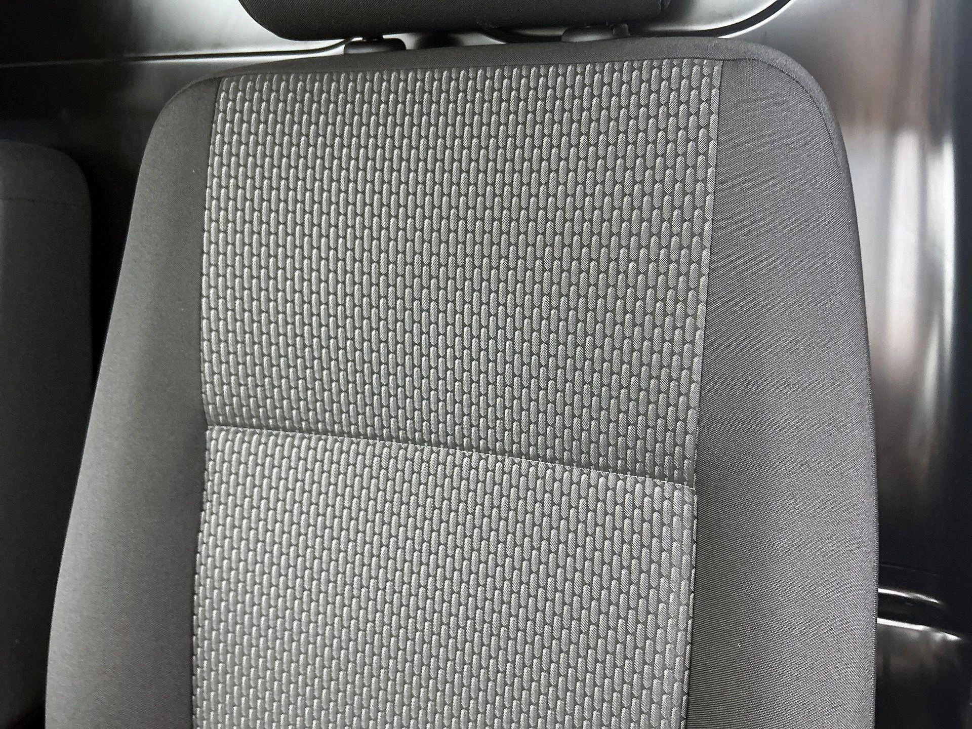Volkswagen-Transporter-image-14