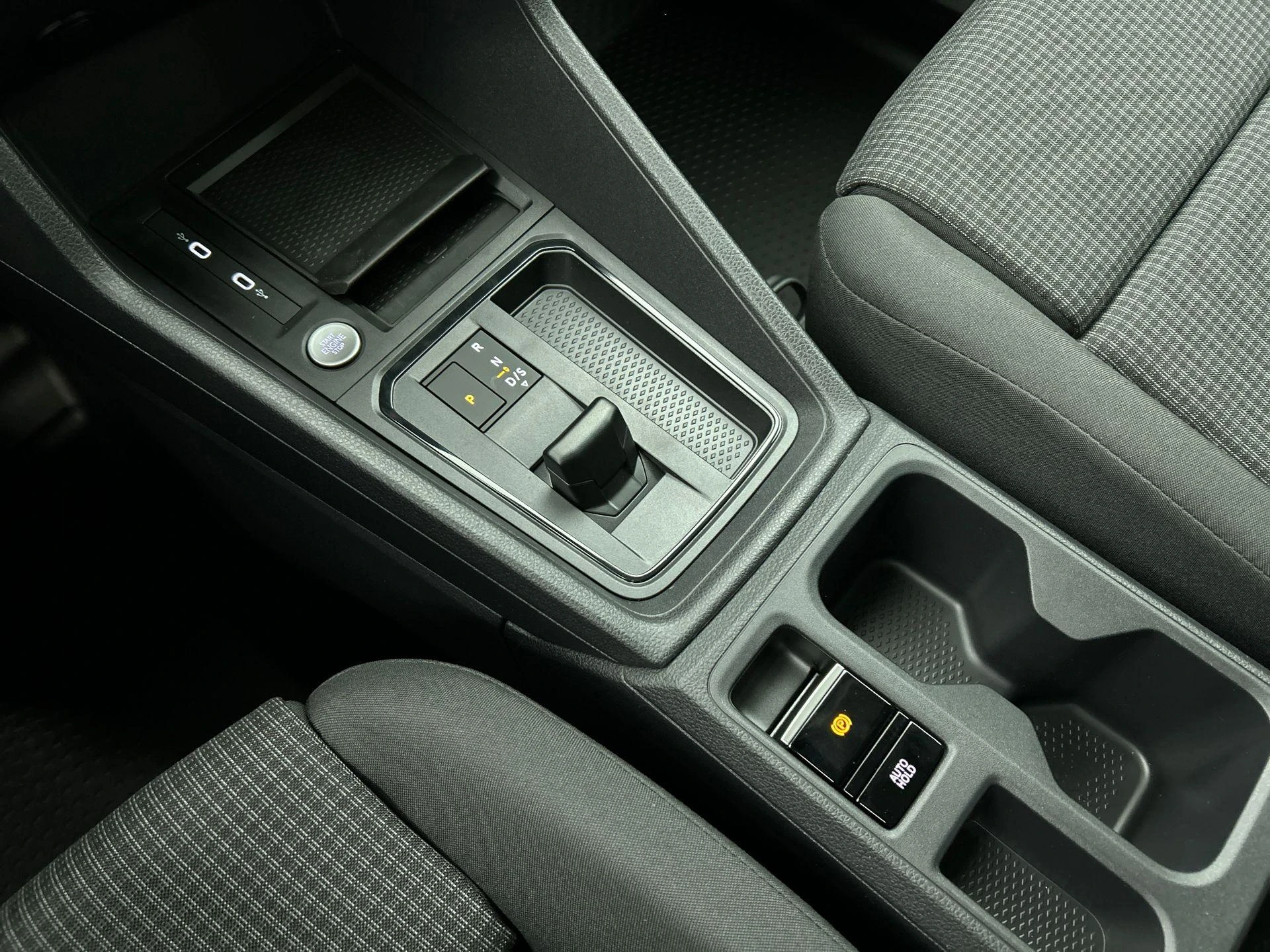 Volkswagen-Caddy-image-34
