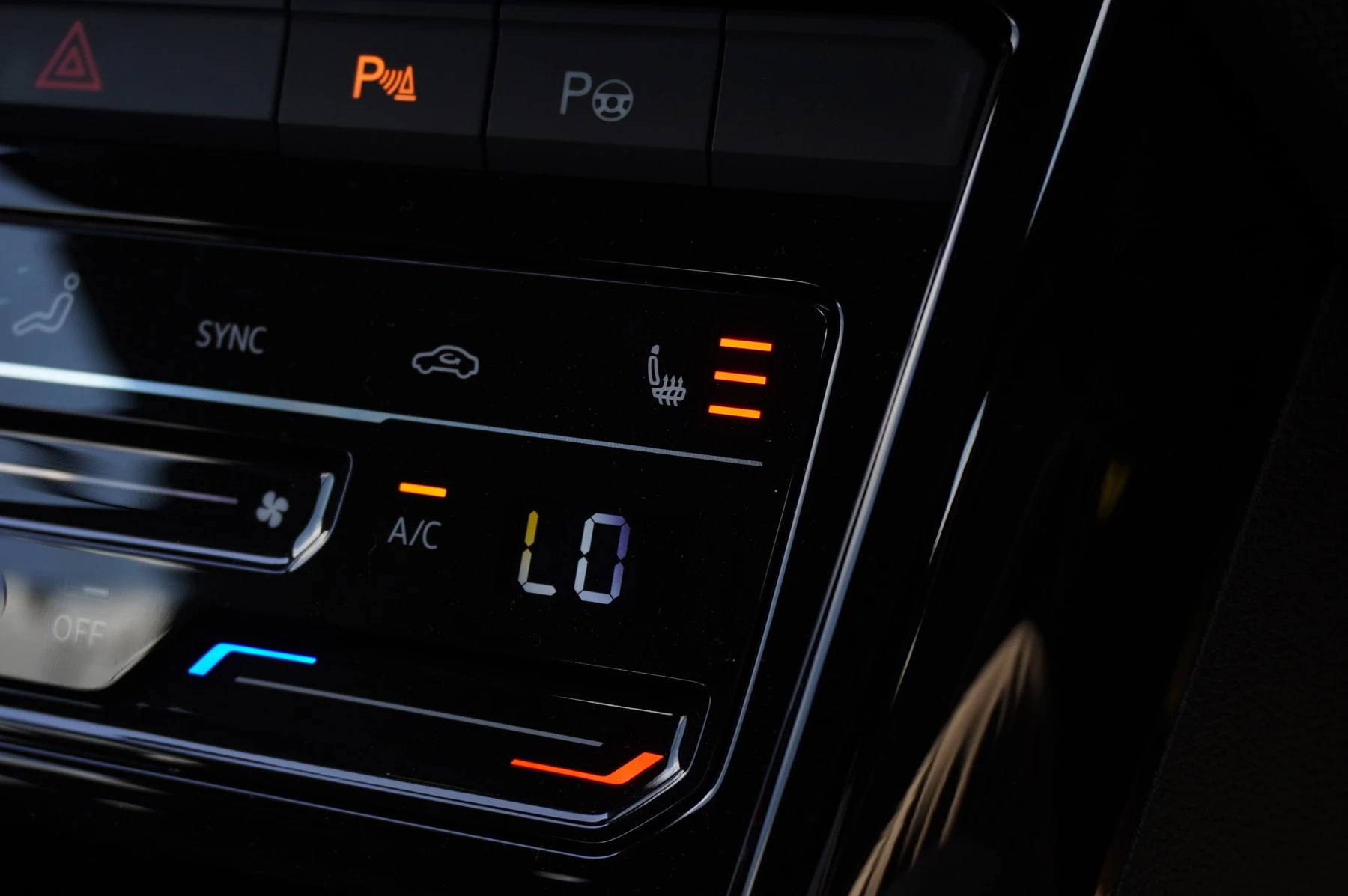 Volkswagen-T-Roc-image-27