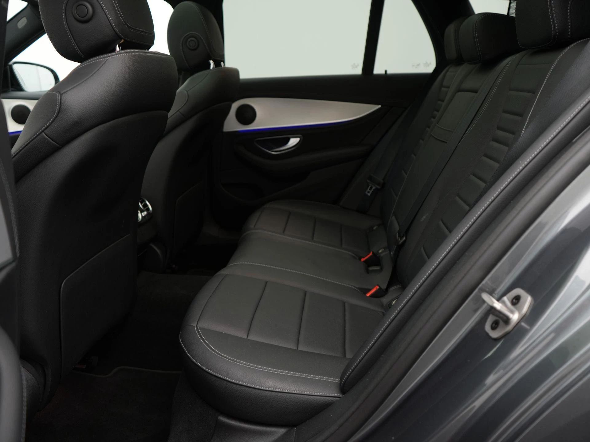 Mercedes-Benz-E-Klasse-image-10