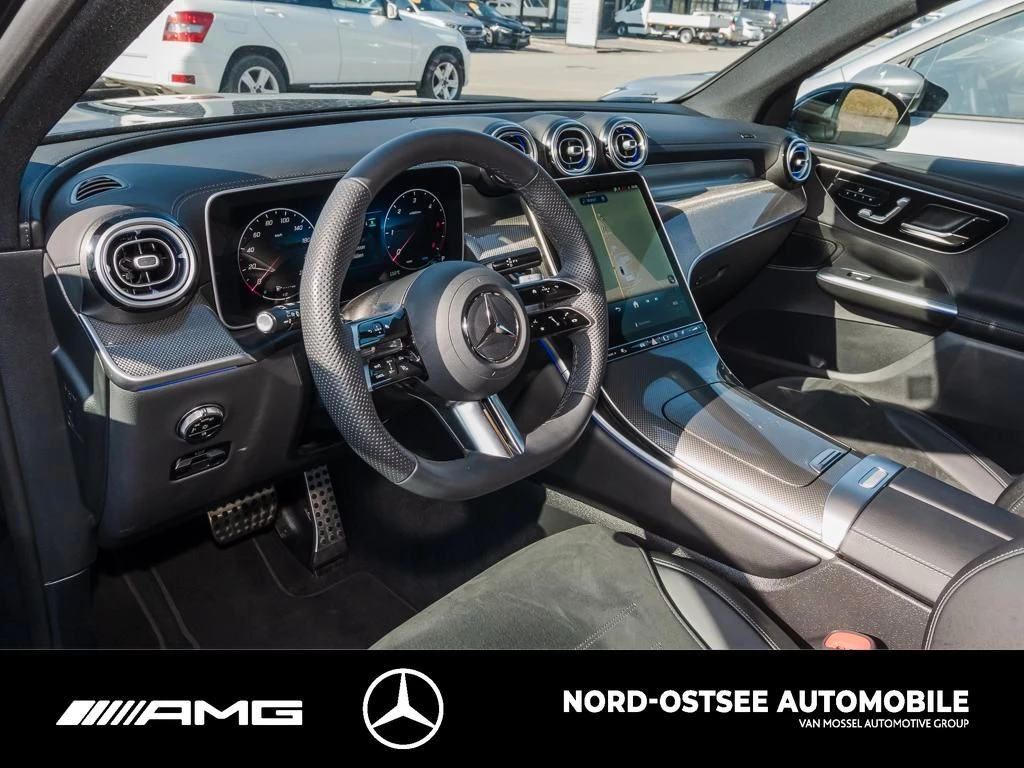 Mercedes-Benz GLC 300 d 4M AMG AHK DISTRONIC MBUX SHZ KEYLESS AMG LineX254 GLC 300 d 4M AMG AHK DISTRONIC MBUX SHZ KEYLESS AMG Line