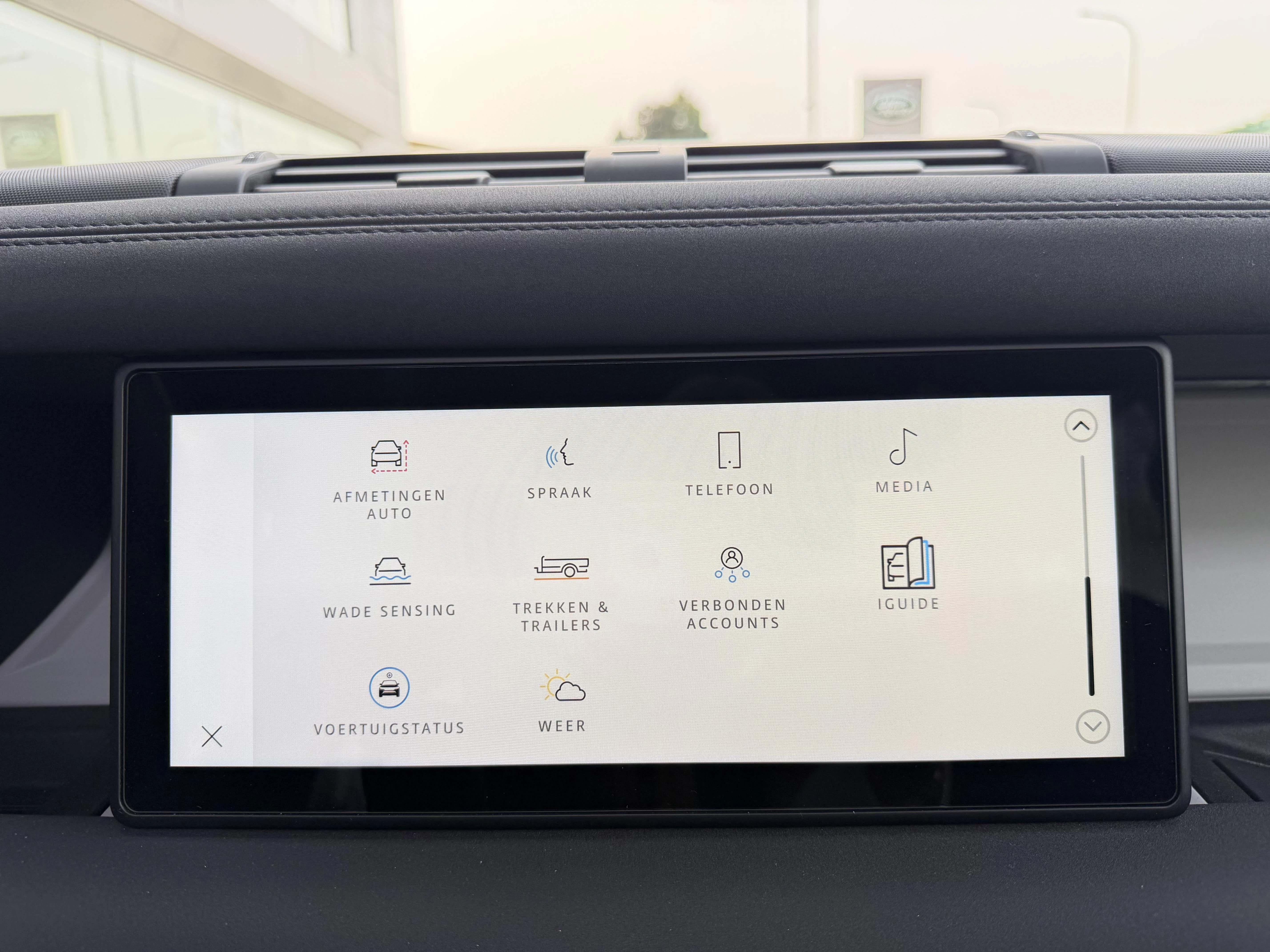 Land Rover Defender 110 D250 SE AWD