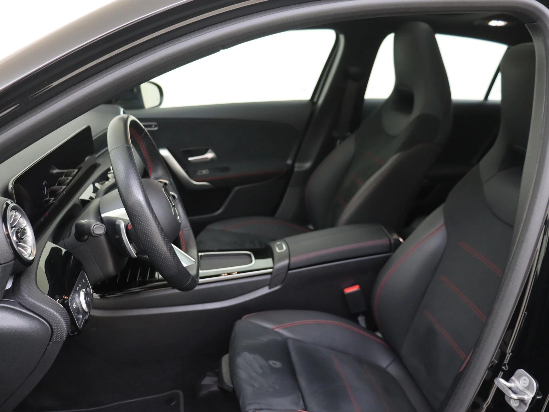 Mercedes-Benz-A-Klasse-image-10