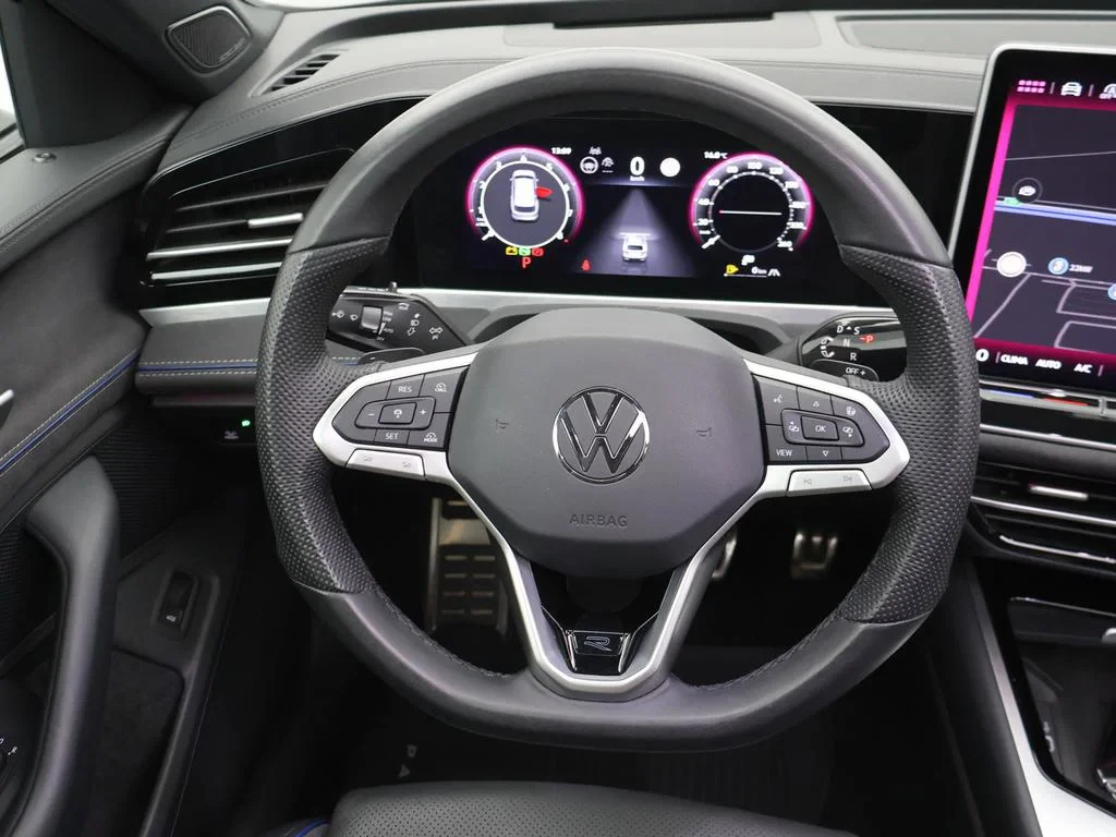 Volkswagen-Passat-image-17